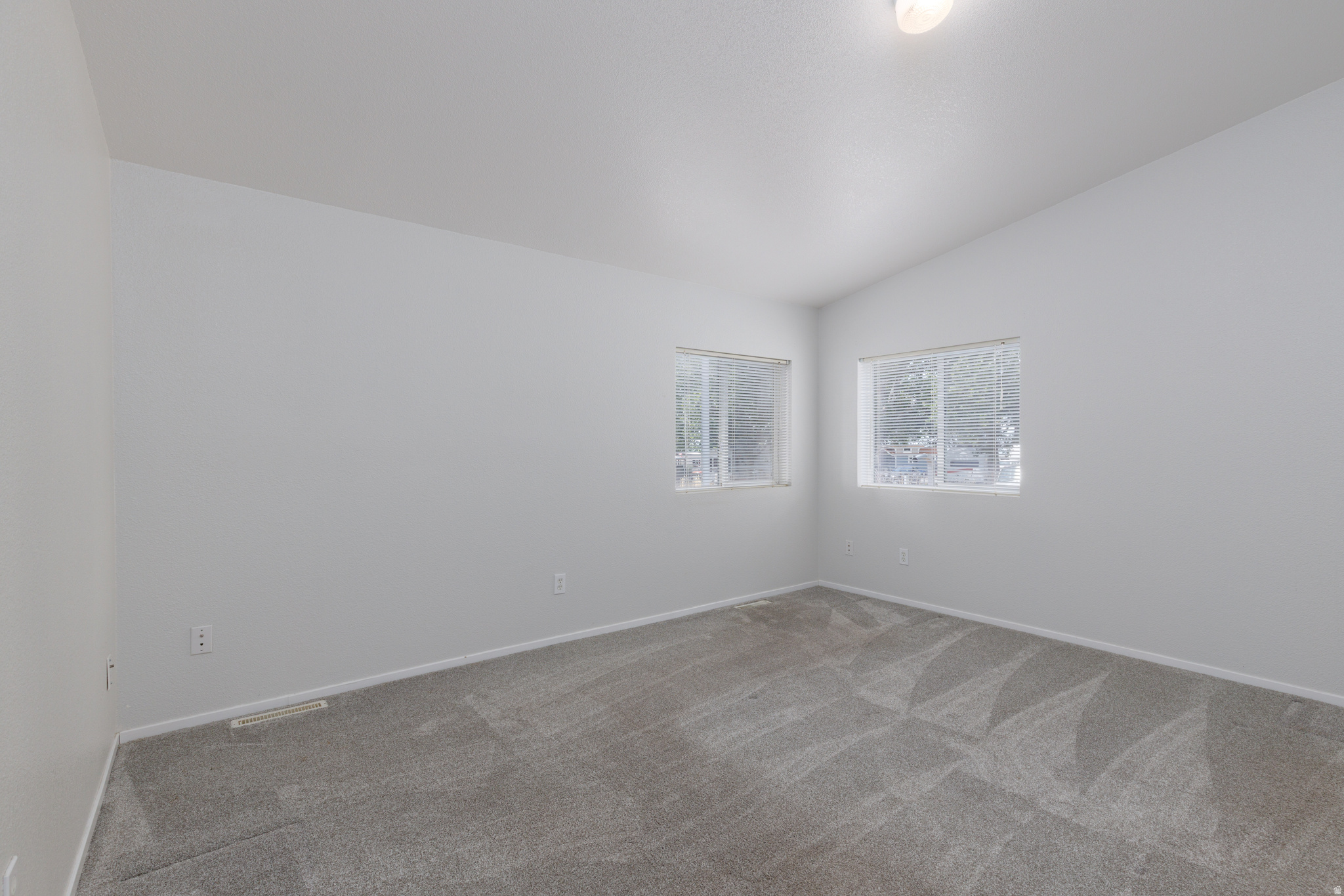 UNSUBDIVIDED ACERAGE - Commercial Sale