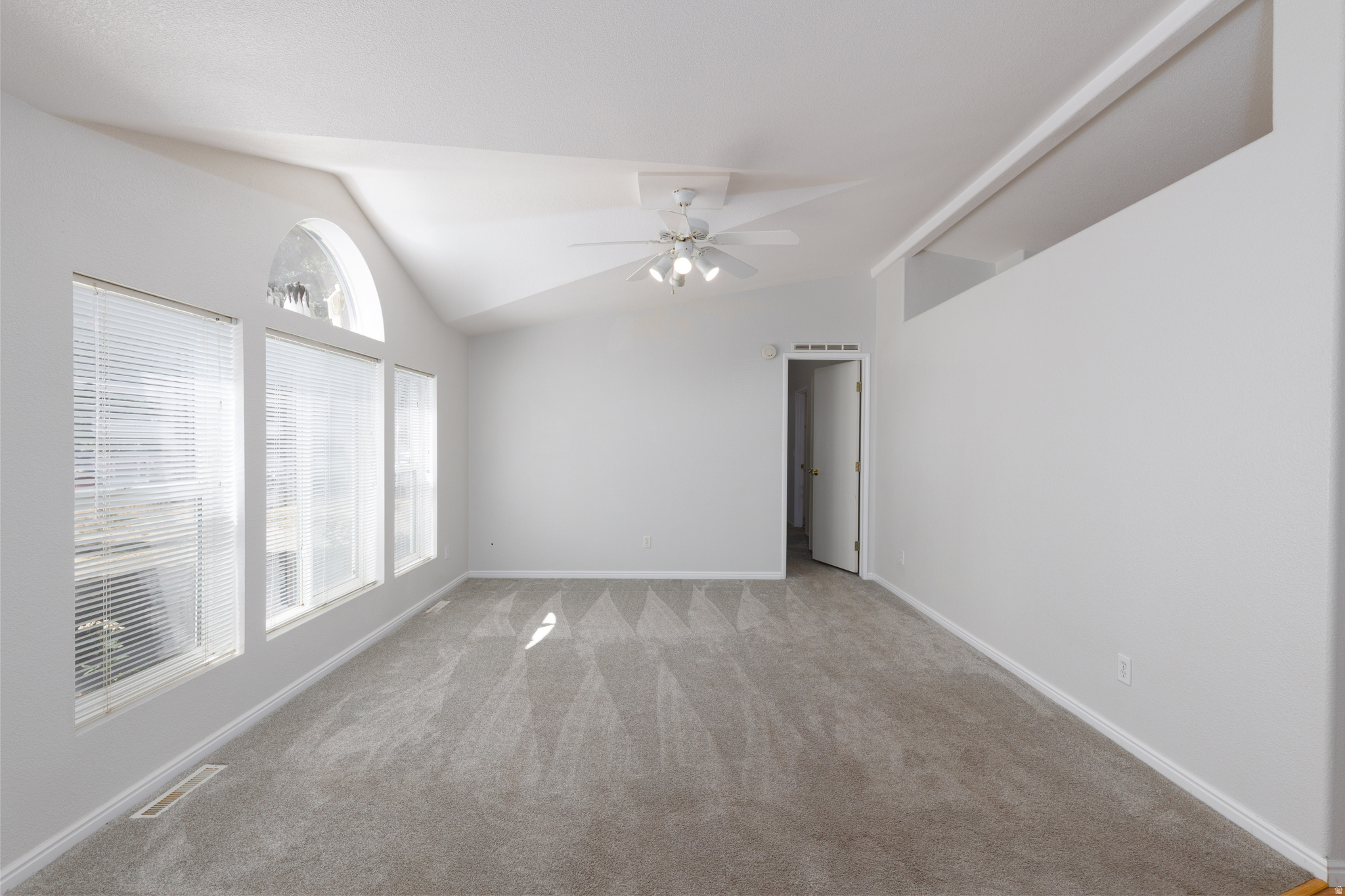 UNSUBDIVIDED ACERAGE - Commercial Sale