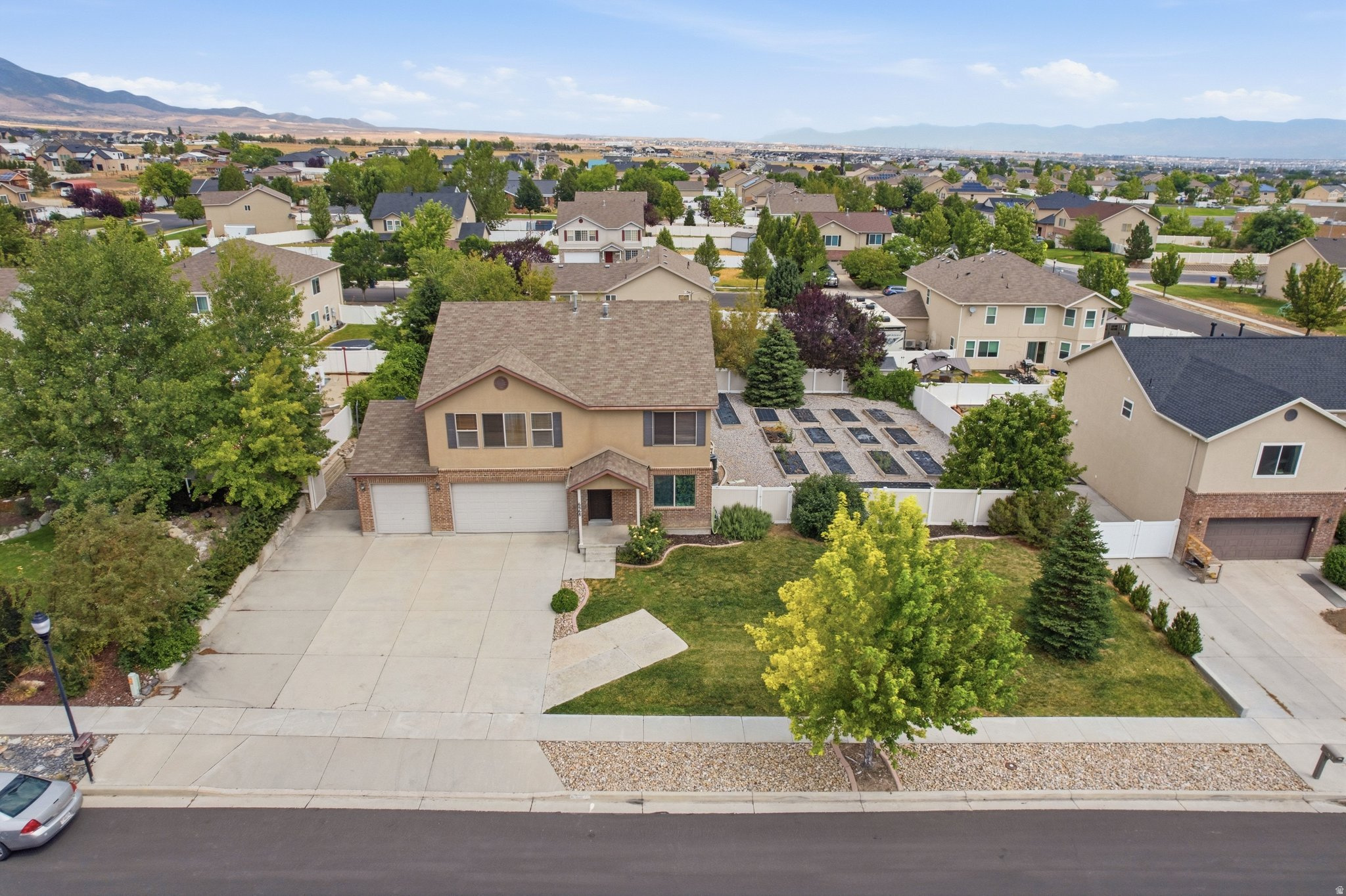 HAMILTON FARMS - Residential