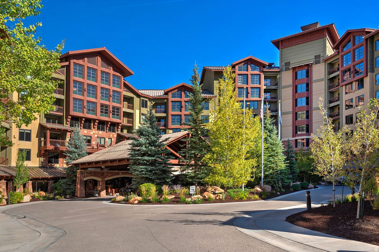 Grand Summit Hotel Fractional Interest located in the BEST location in the Canyons Village with World Class skiing/snowboarding just steps outside your property. Step outside and grab the Gondola or Orange Bubble Express Chairlift and you're on the slopes! Also enjoy the Summer Events that Park City offers. Studio unit that owners will enjoy rotating every 4 weeks. The amazing amenities such as beautiful heated pool, hot tub, steam room, full service spa, fitness center, owners lounge, restaurants, shuttle service, 24 hour front desk, valet, underground parking. Owners receive free parking at the hotel. This is a completely turn key experience. The HOA provides all furniture, dishes, and bedding.  Just drop off the key and leave. Great location and value and step outside to the the slopes.