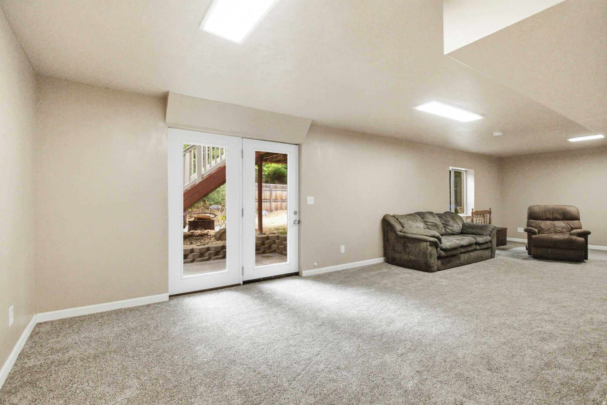ELIZABETH CIRCLE - Residential