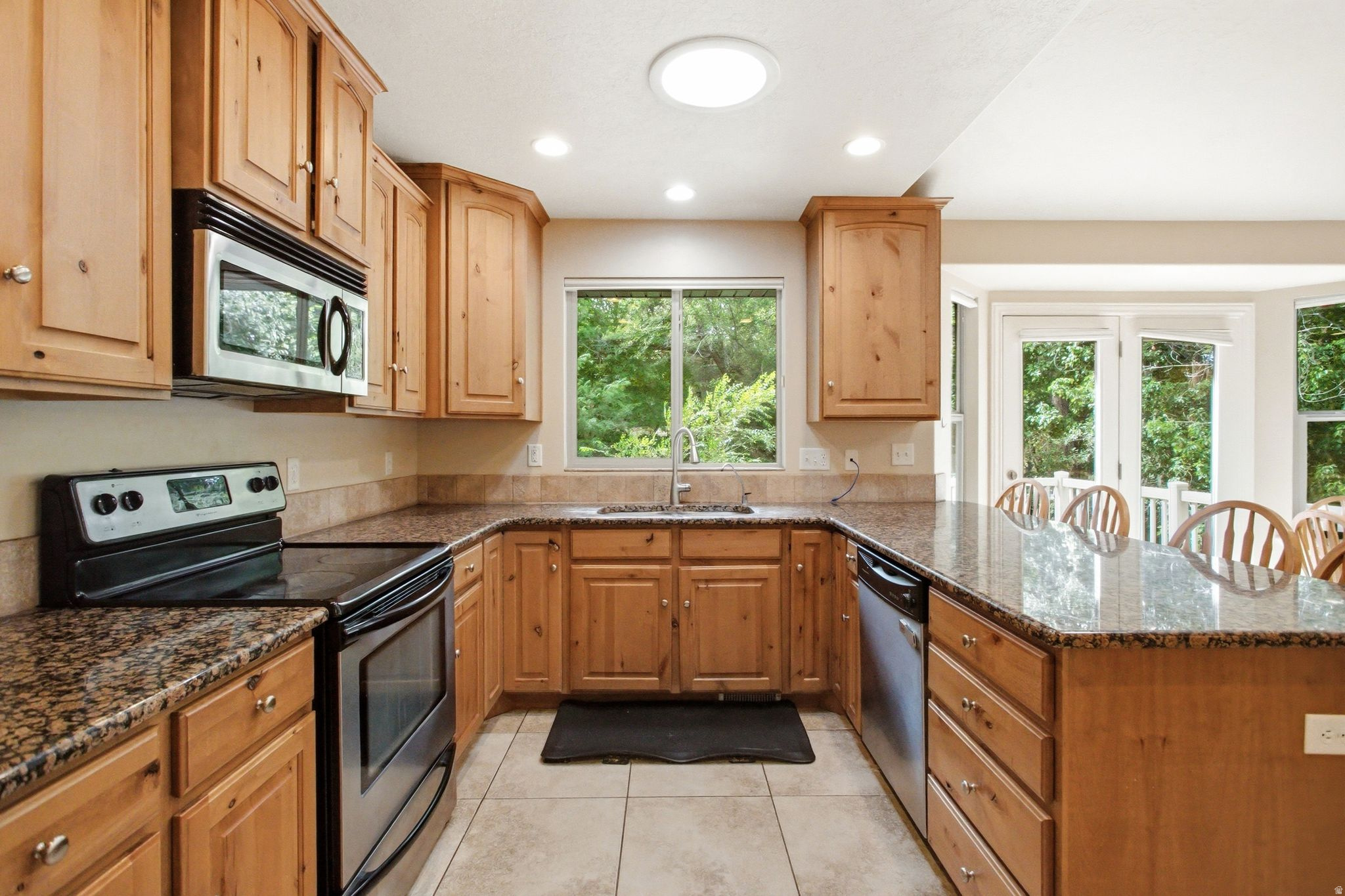 ELIZABETH CIRCLE - Residential