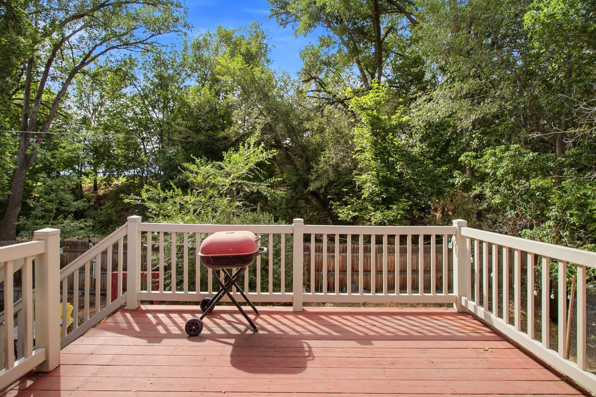 ELIZABETH CIRCLE - Residential