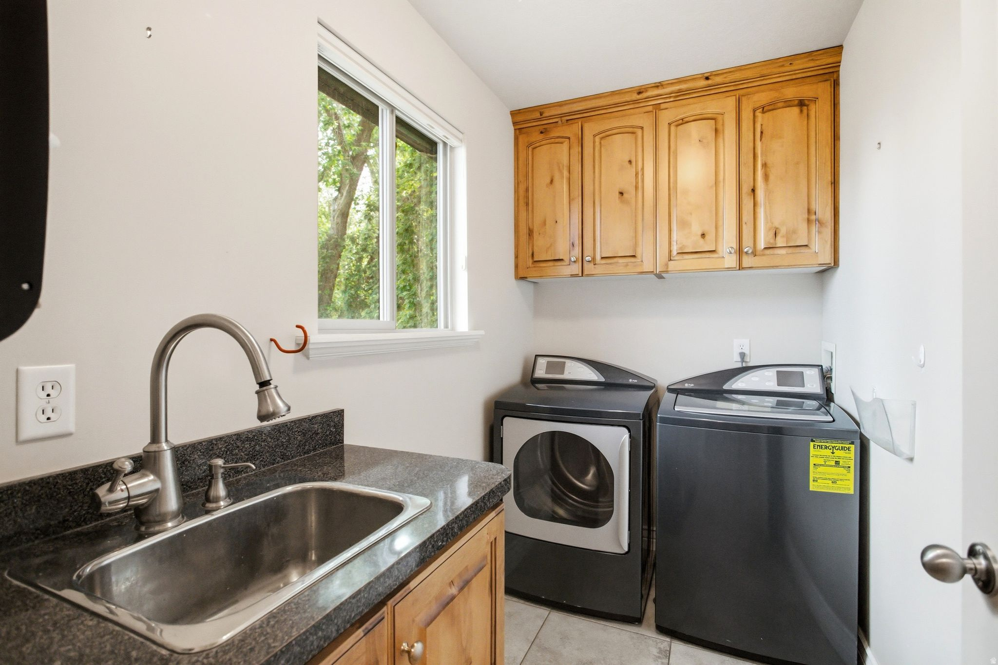 ELIZABETH CIRCLE - Residential