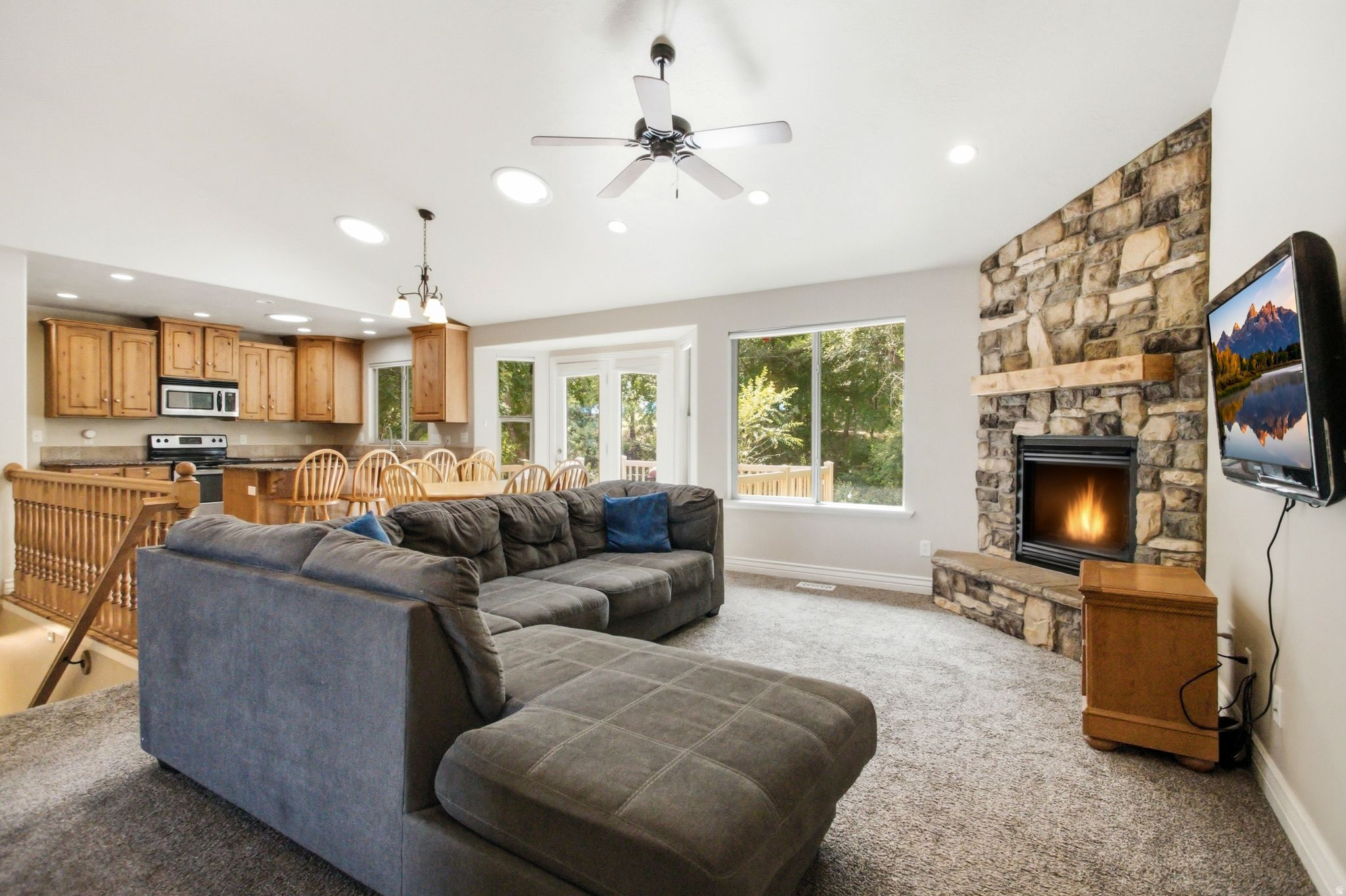 ELIZABETH CIRCLE - Residential