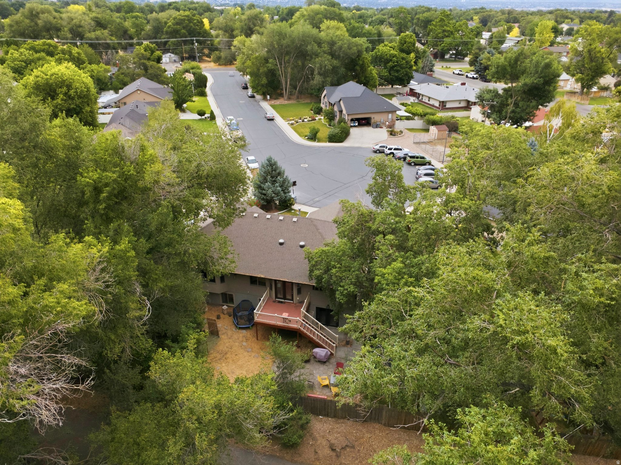 ELIZABETH CIRCLE - Residential