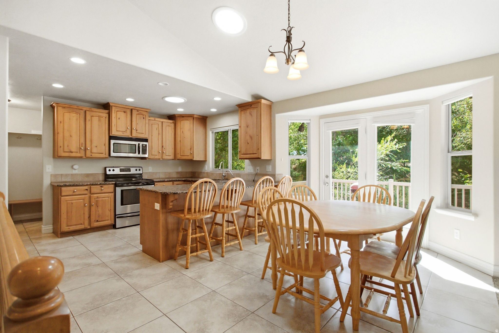ELIZABETH CIRCLE - Residential