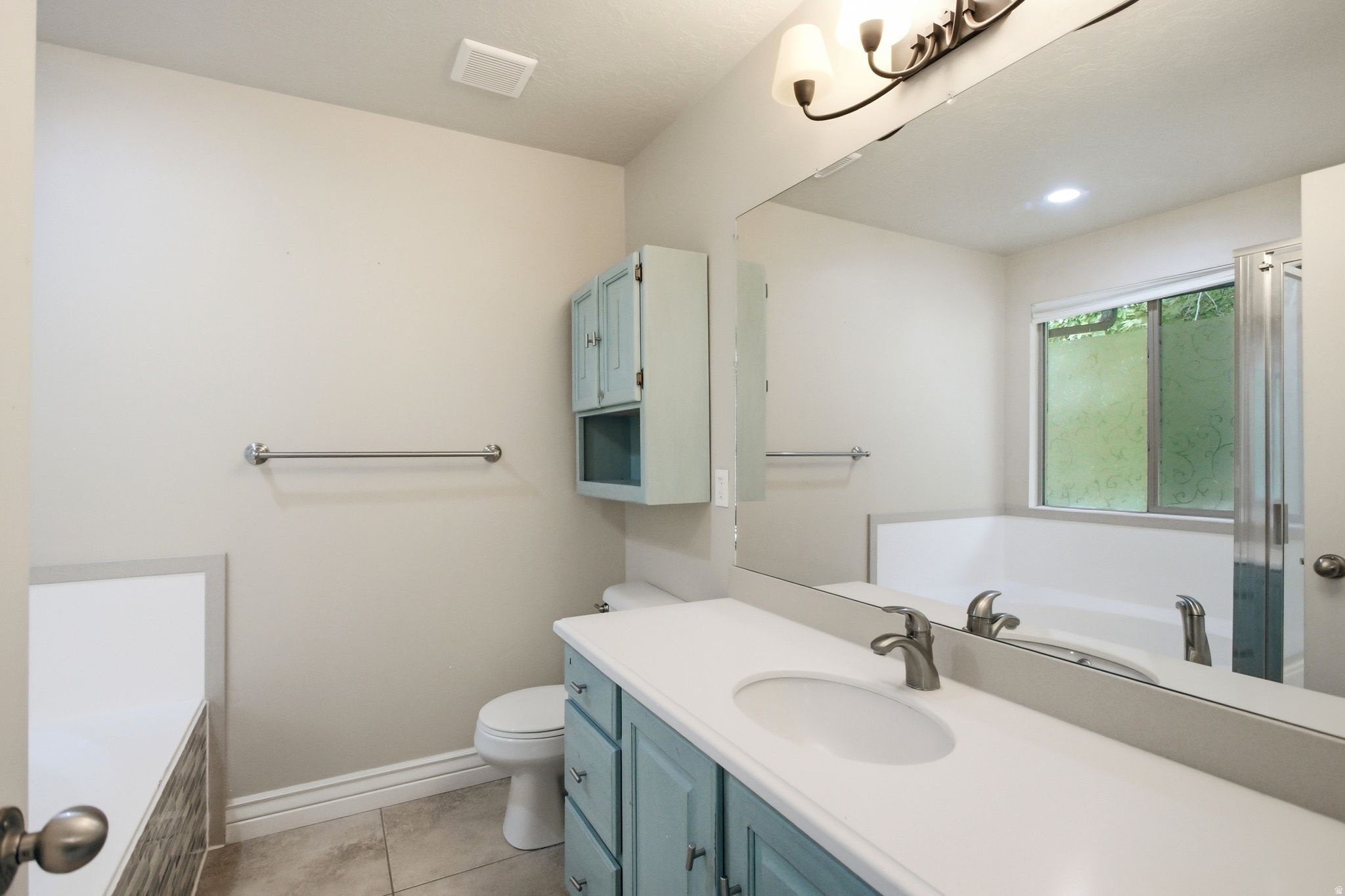 ELIZABETH CIRCLE - Residential