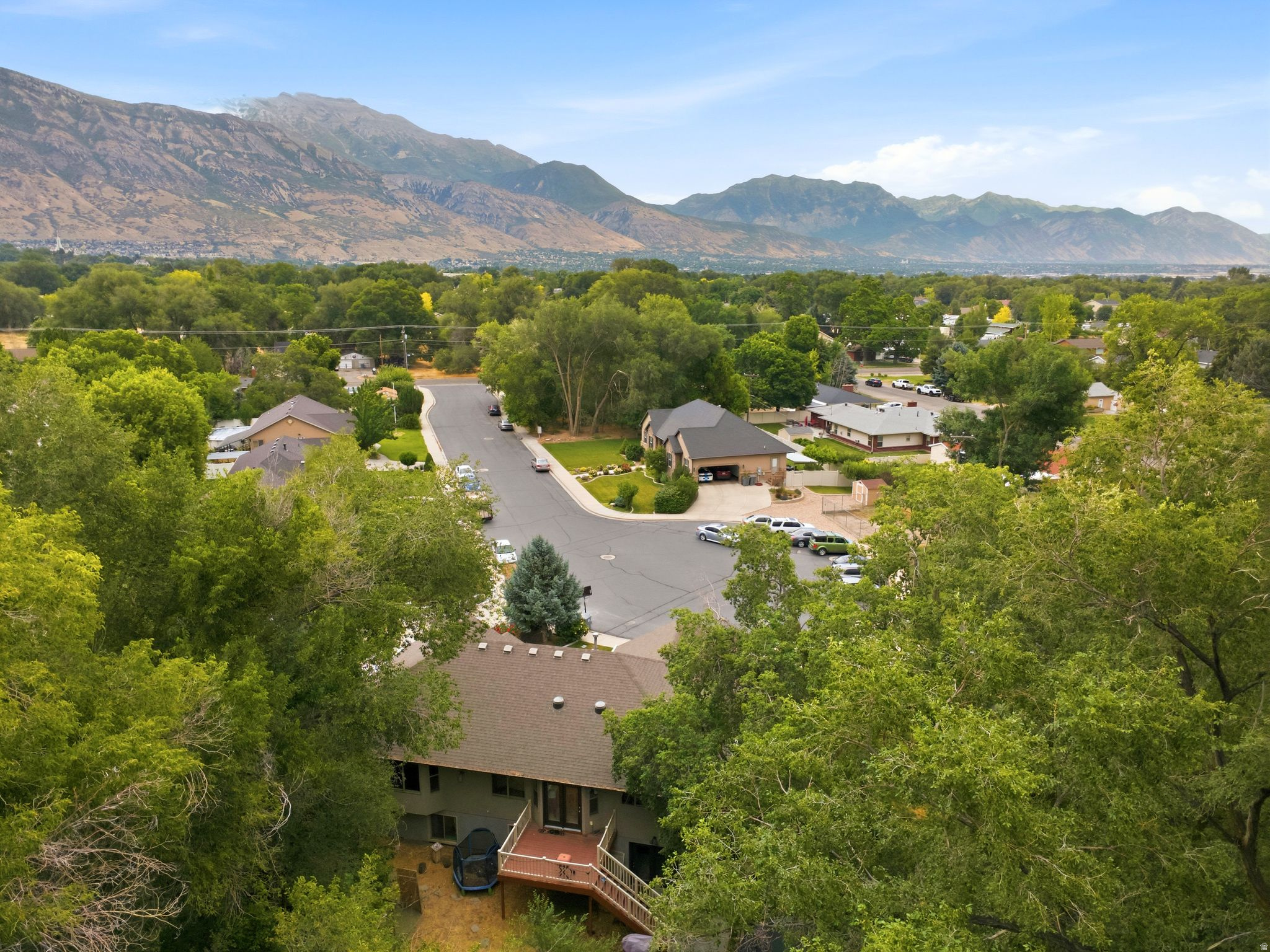 ELIZABETH CIRCLE - Residential