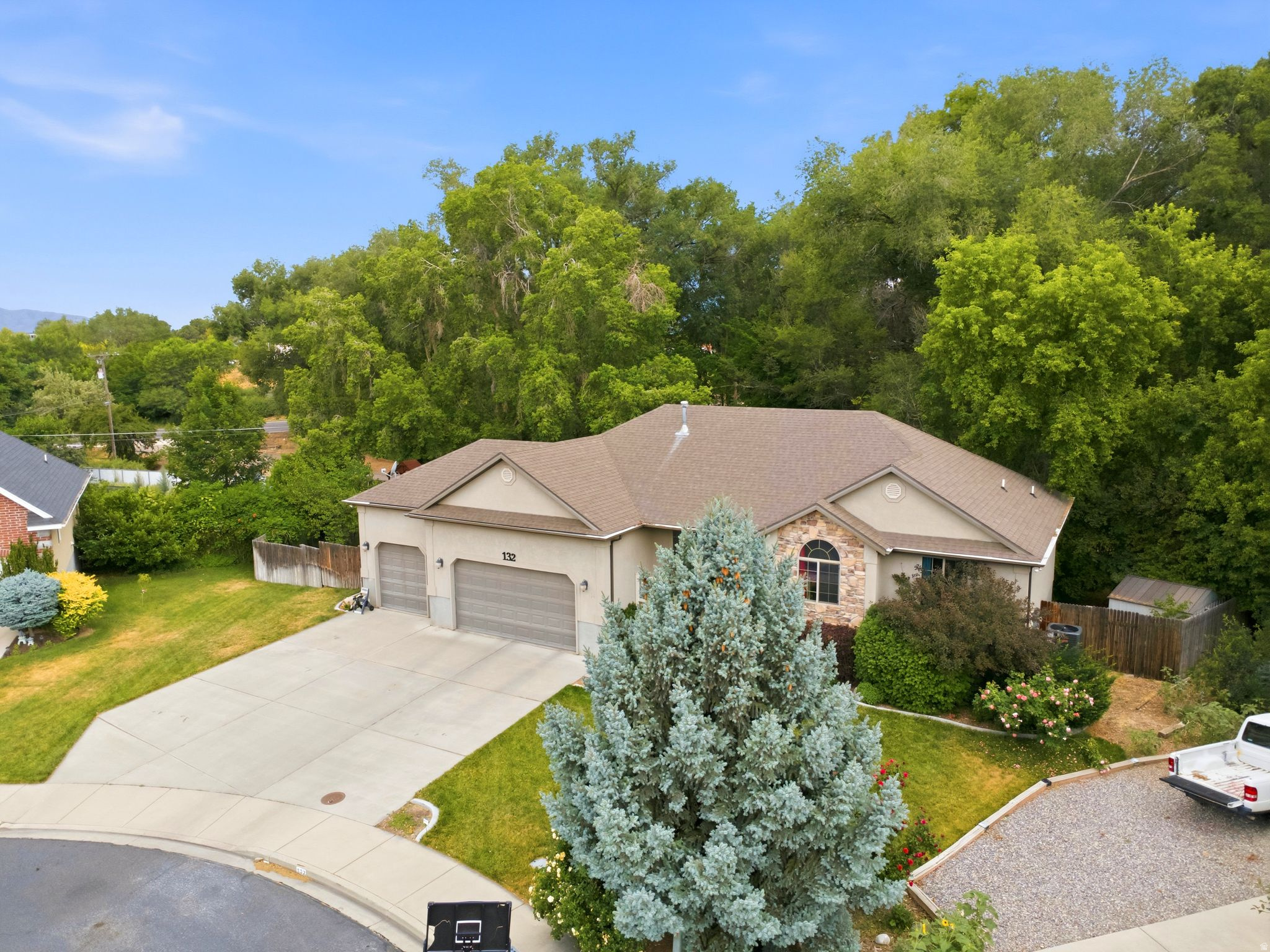 ELIZABETH CIRCLE - Residential