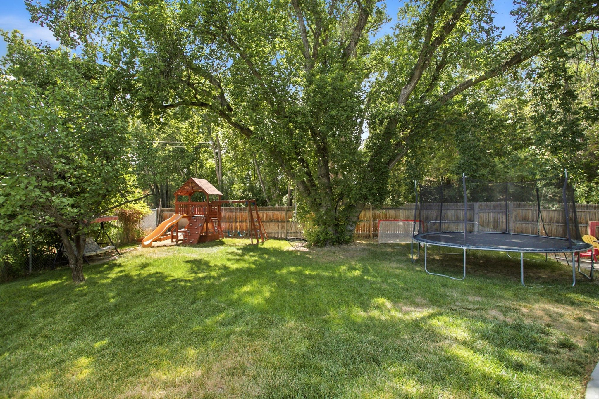 ELIZABETH CIRCLE - Residential