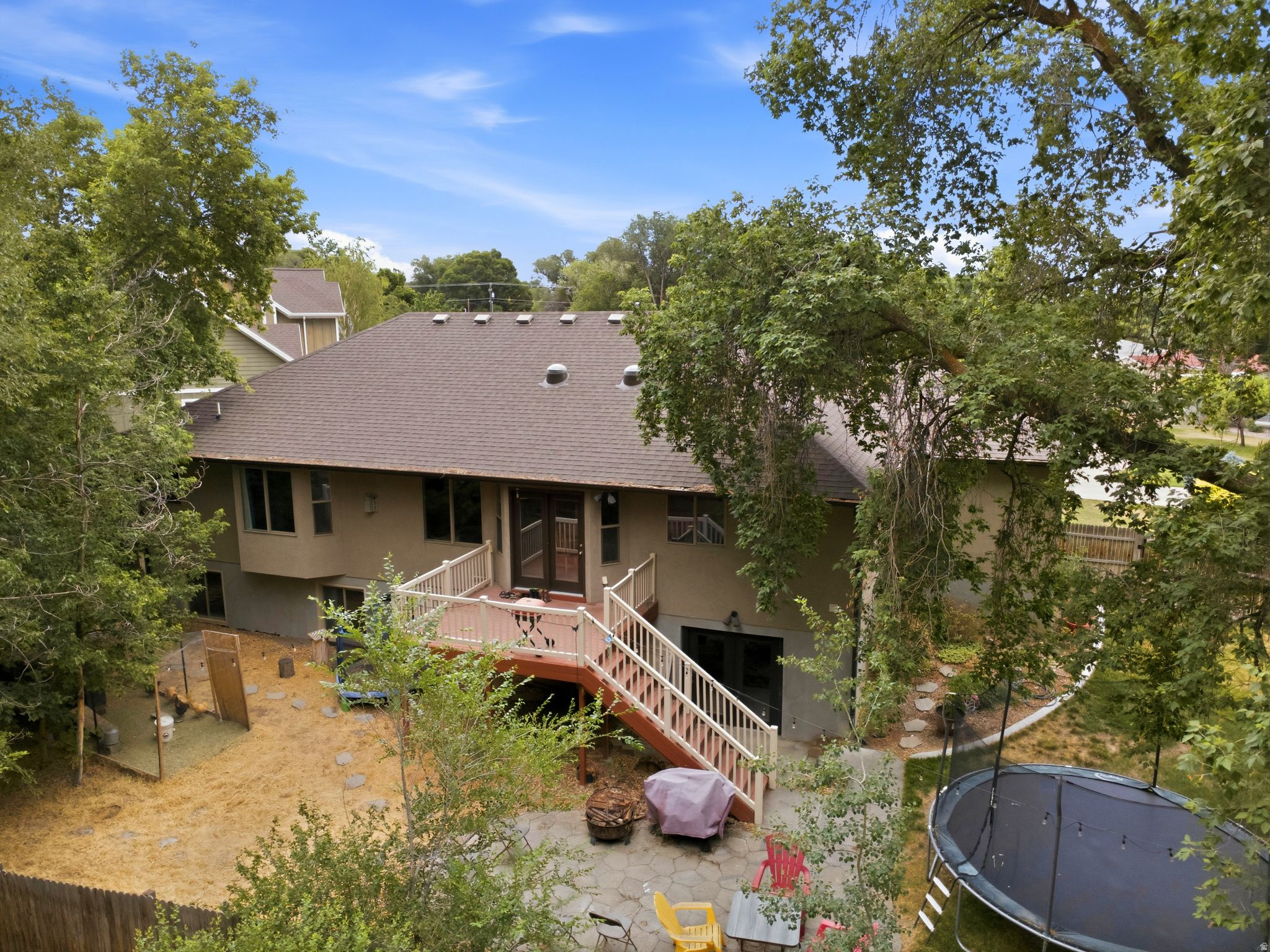 ELIZABETH CIRCLE - Residential