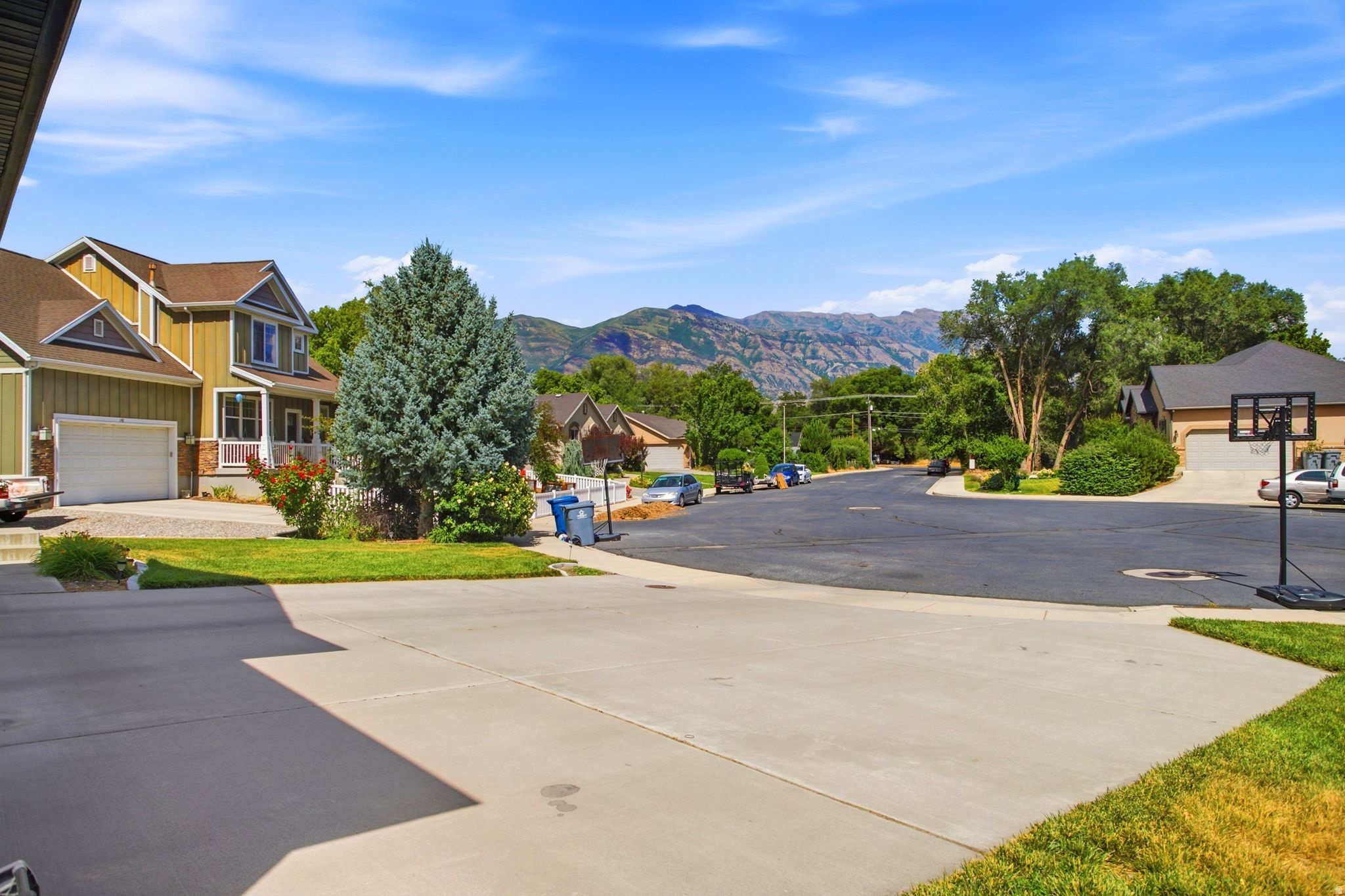 ELIZABETH CIRCLE - Residential