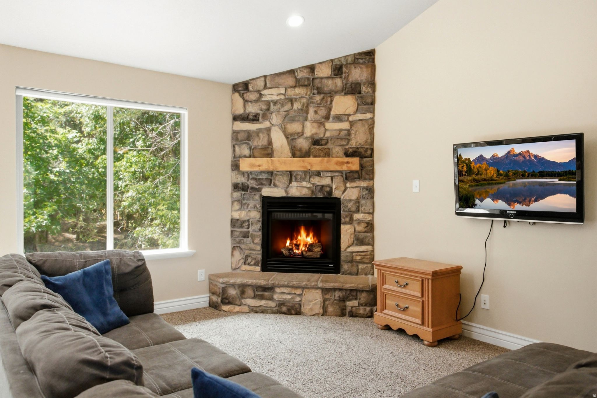 ELIZABETH CIRCLE - Residential