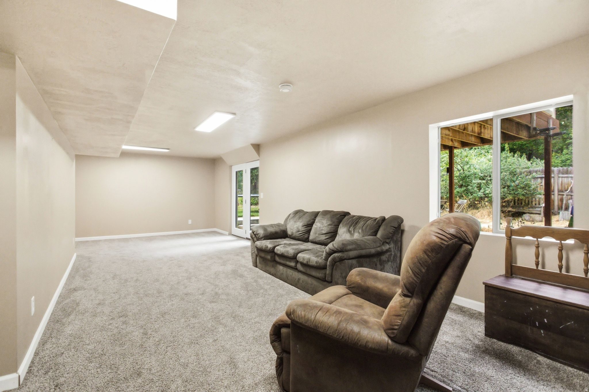 ELIZABETH CIRCLE - Residential