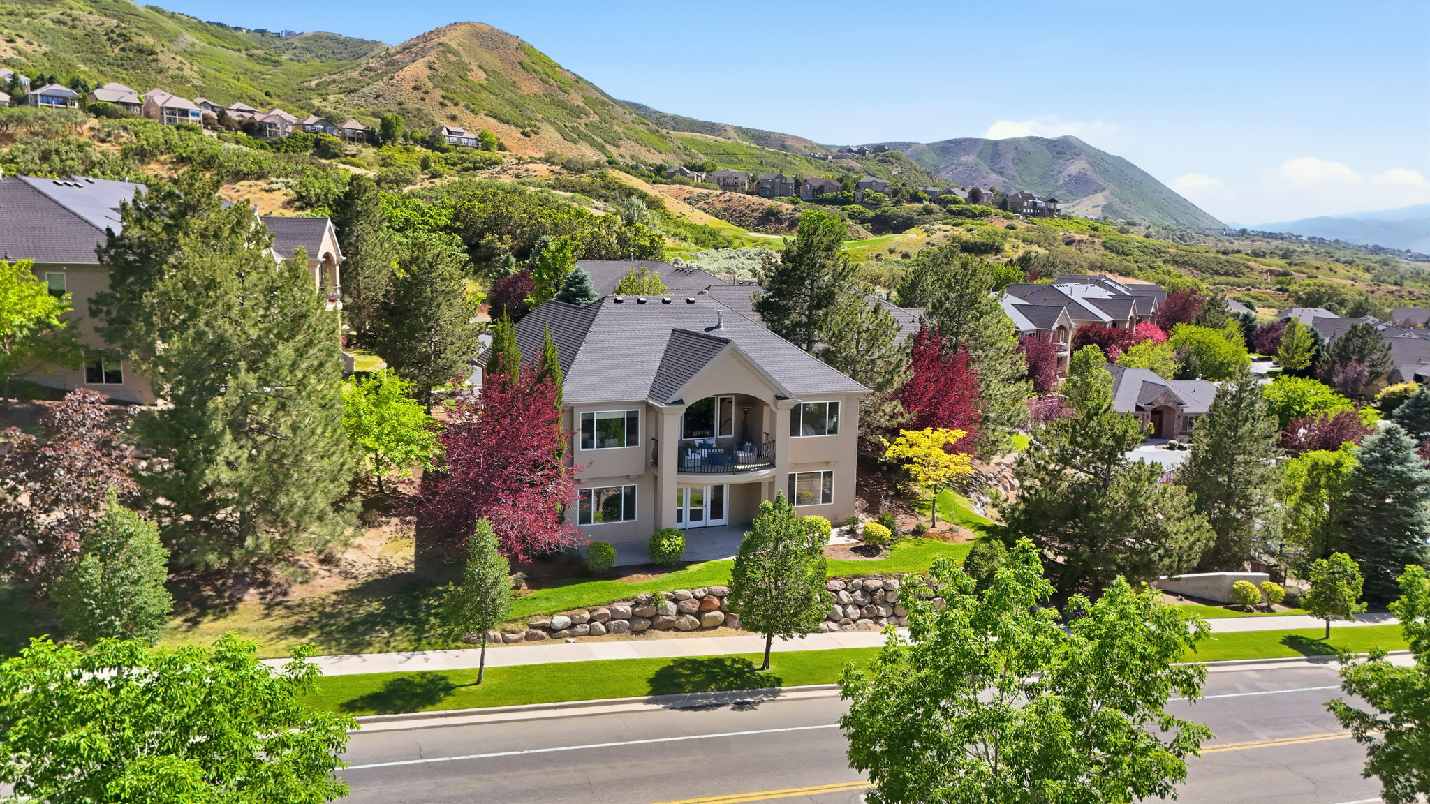 FAIRWAY HOLLOW - Residential
