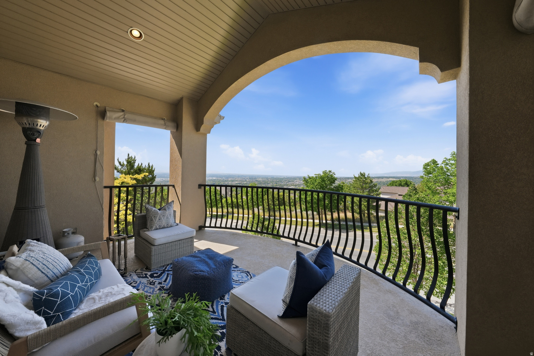 FAIRWAY HOLLOW - Residential