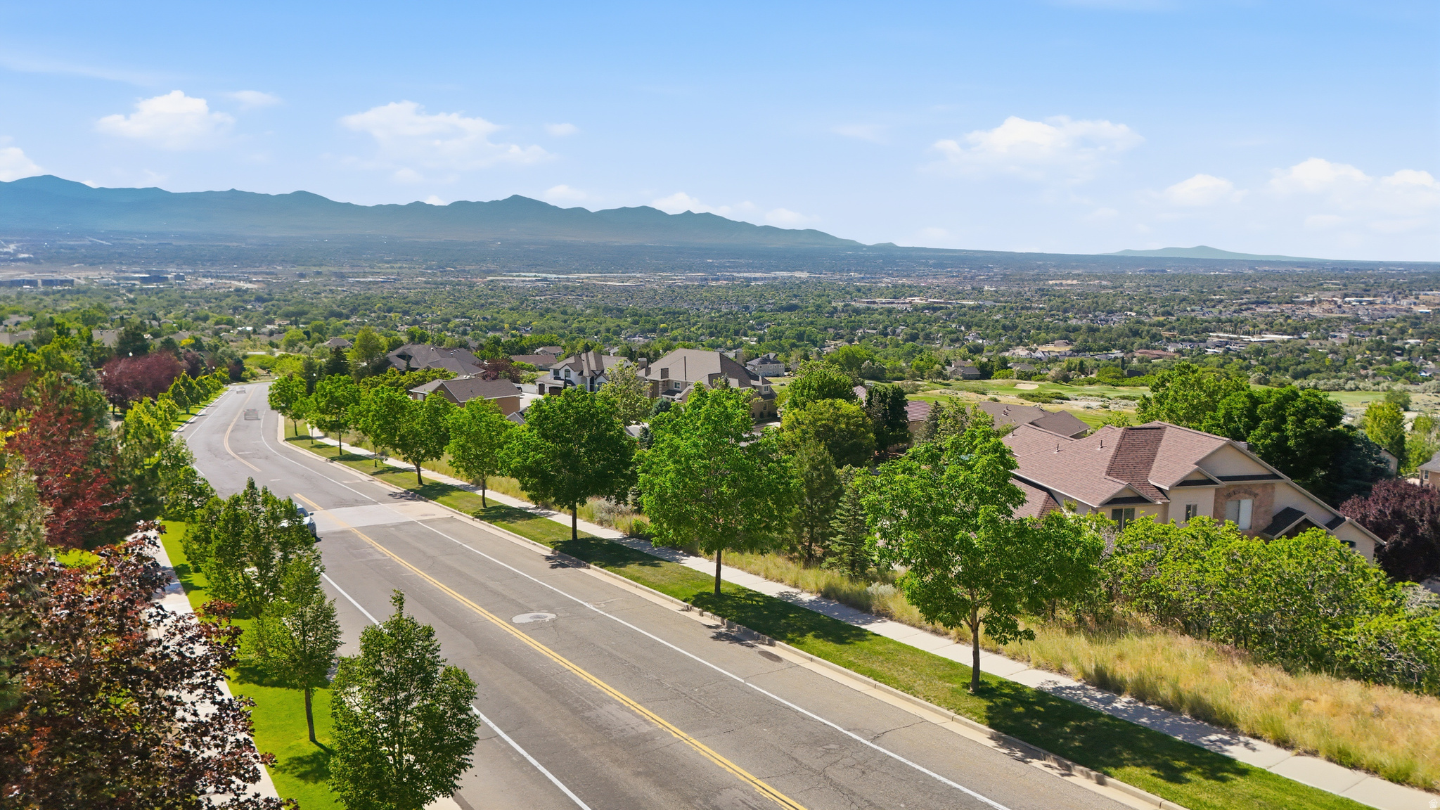 FAIRWAY HOLLOW - Residential
