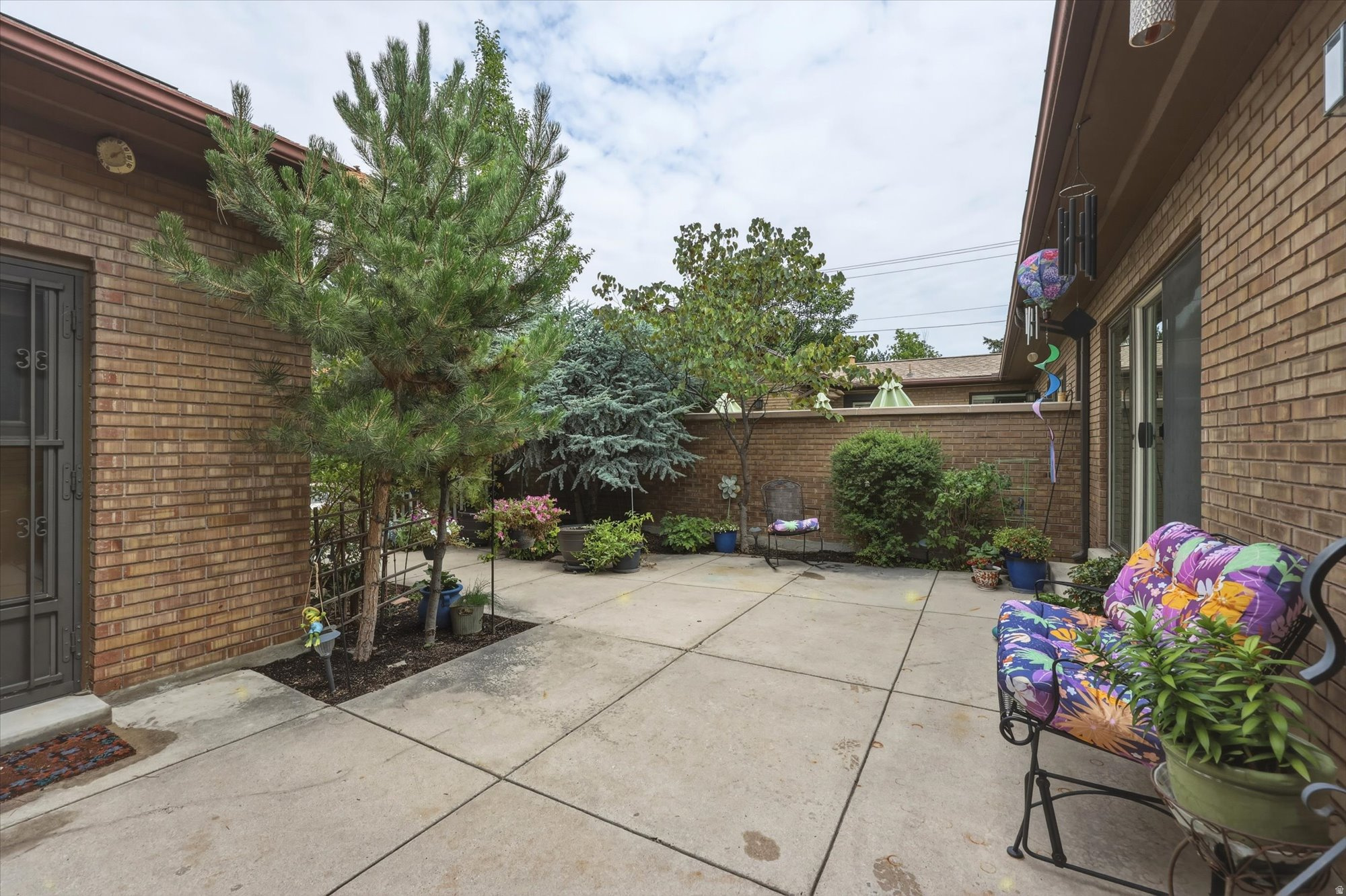 VINE STREET - Residential