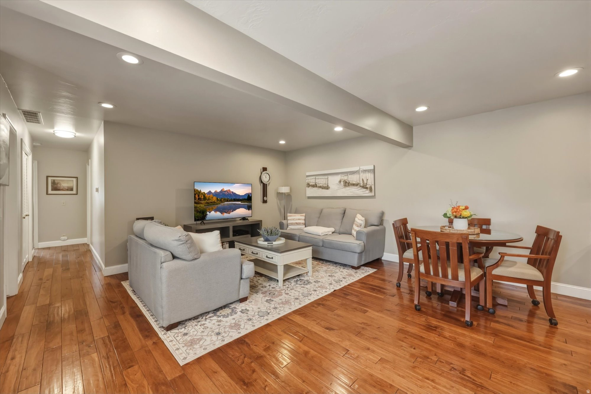 VINE STREET - Residential