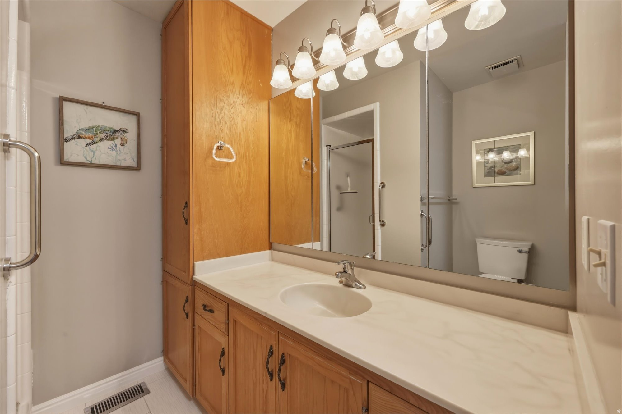 VINE STREET - Residential