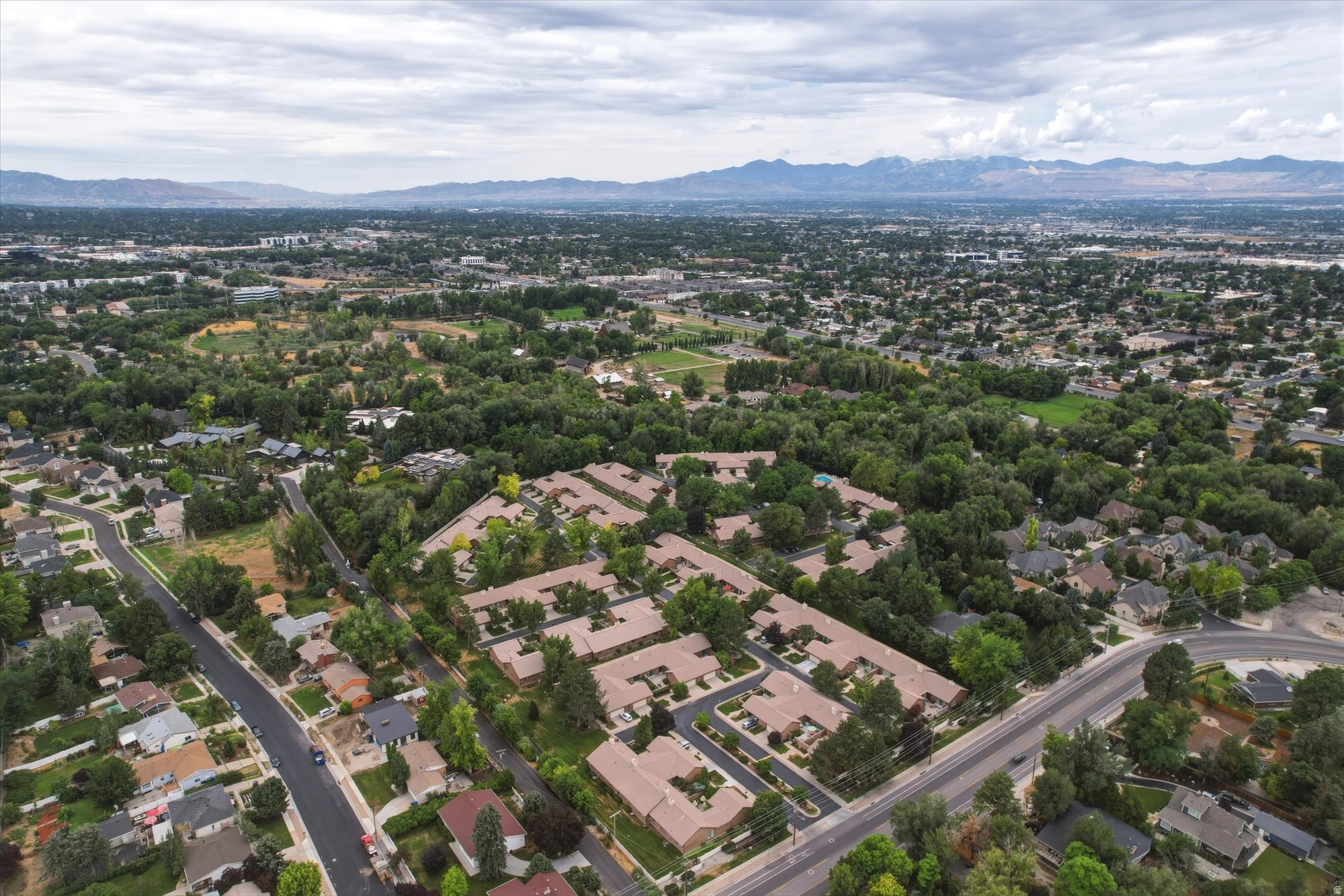VINE STREET - Residential