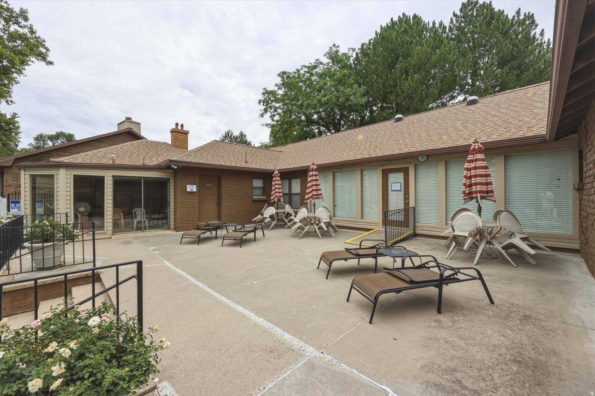 VINE STREET - Residential