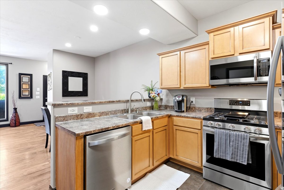 FARMINGTON CROSSING - Residential