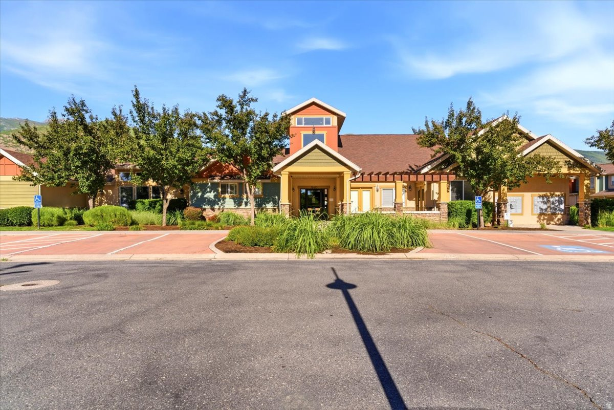 FARMINGTON CROSSING - Residential