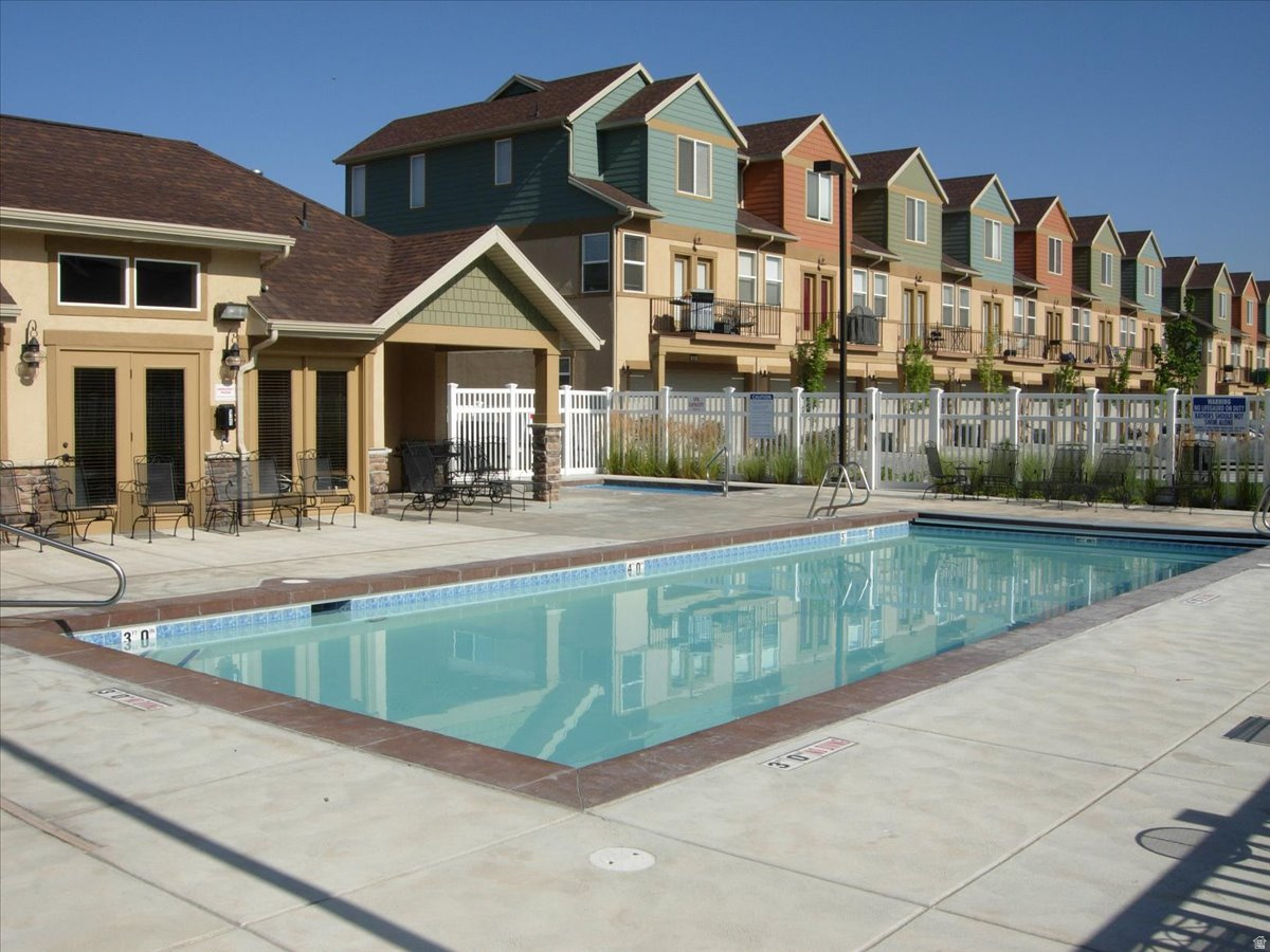 FARMINGTON CROSSING - Residential