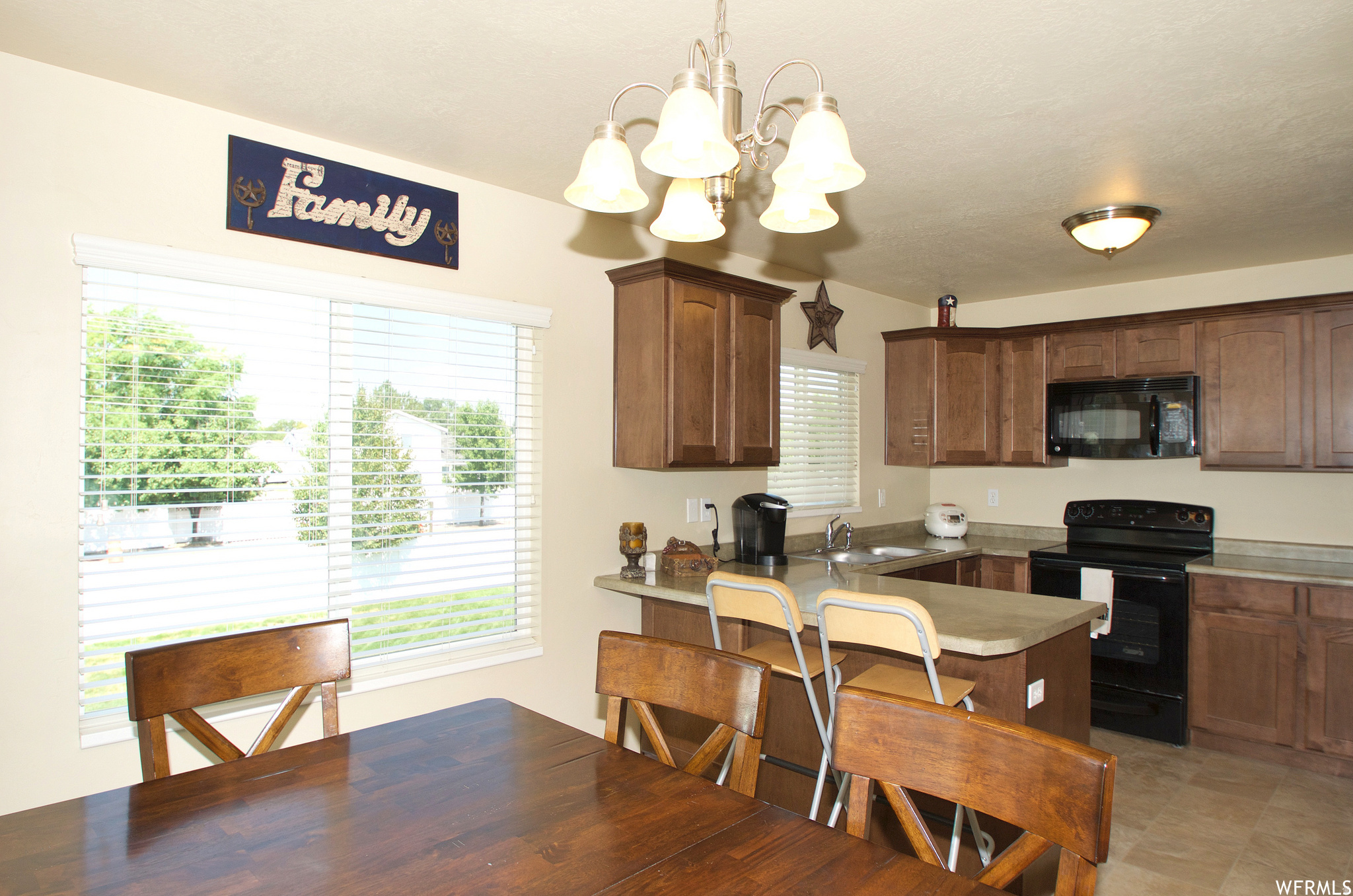 WHISPERING MEADOWS - Residential