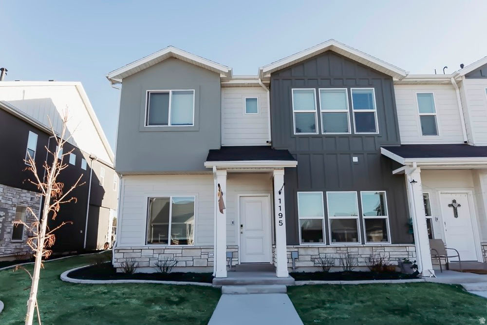 WOODMORE POINTE SUBD - Residential