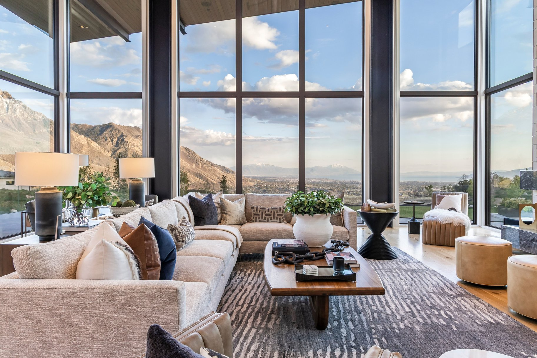 THREE FALLS - Residential