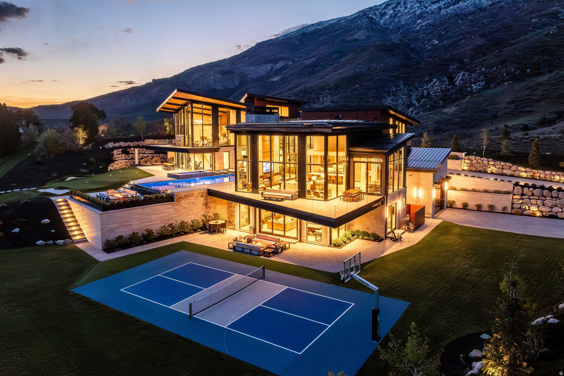 THREE FALLS - Residential