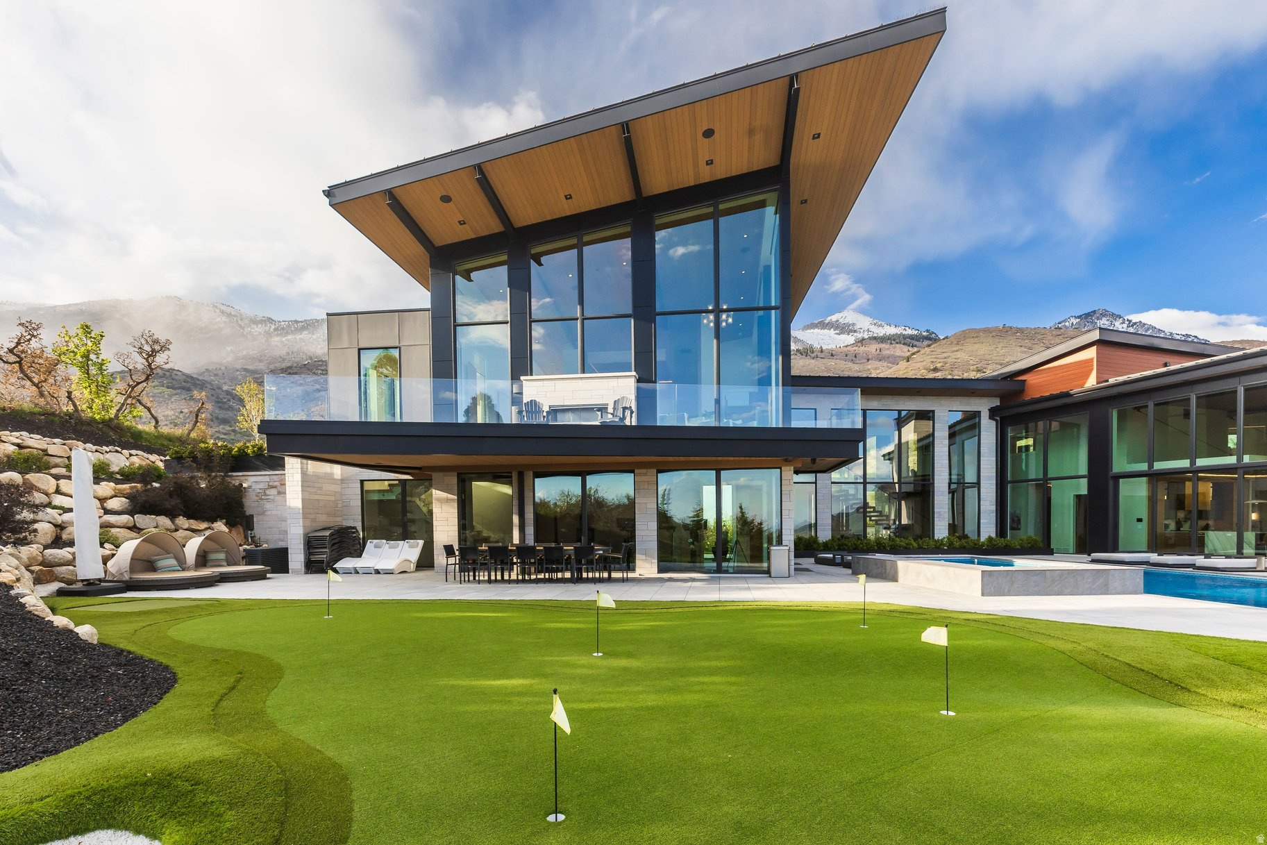 THREE FALLS - Residential