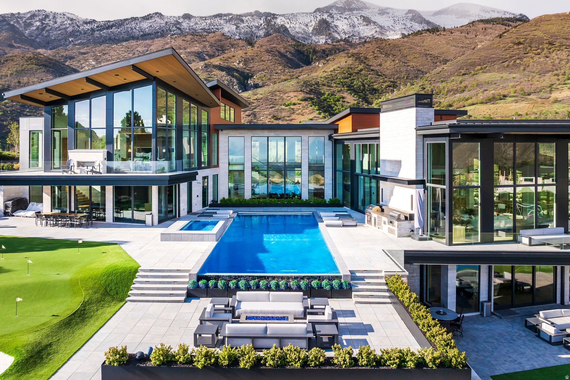 THREE FALLS - Residential