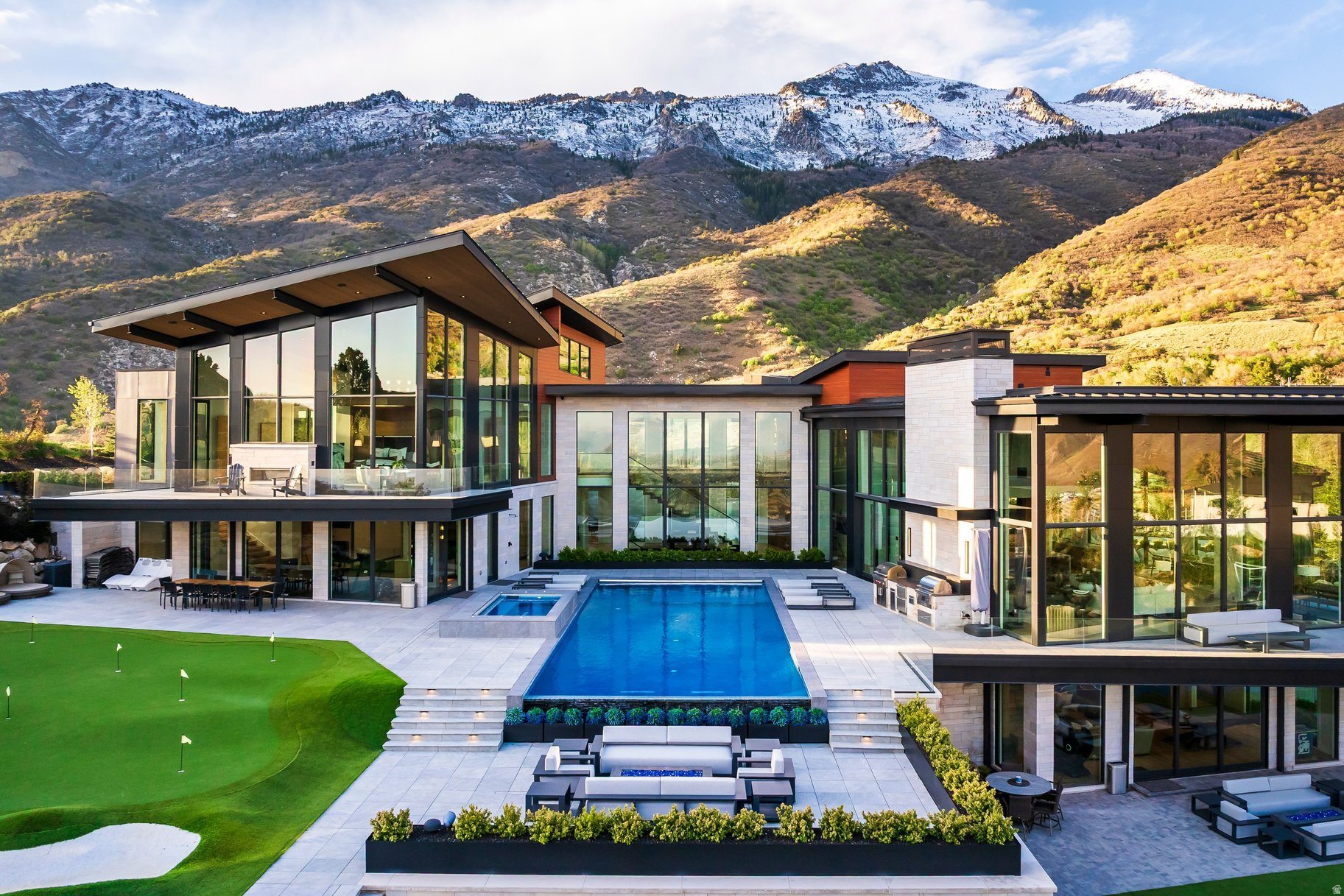 THREE FALLS - Residential