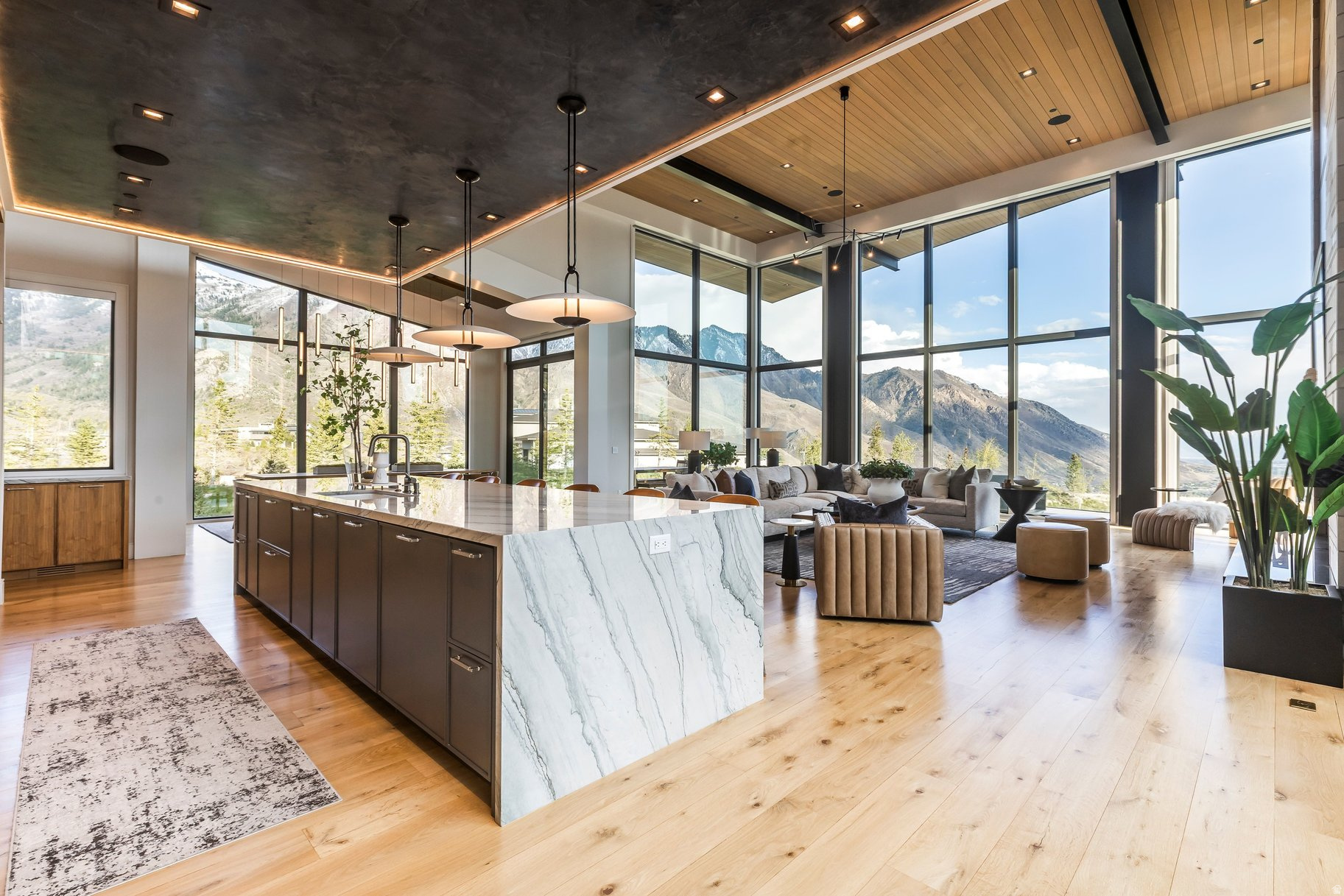 THREE FALLS - Residential