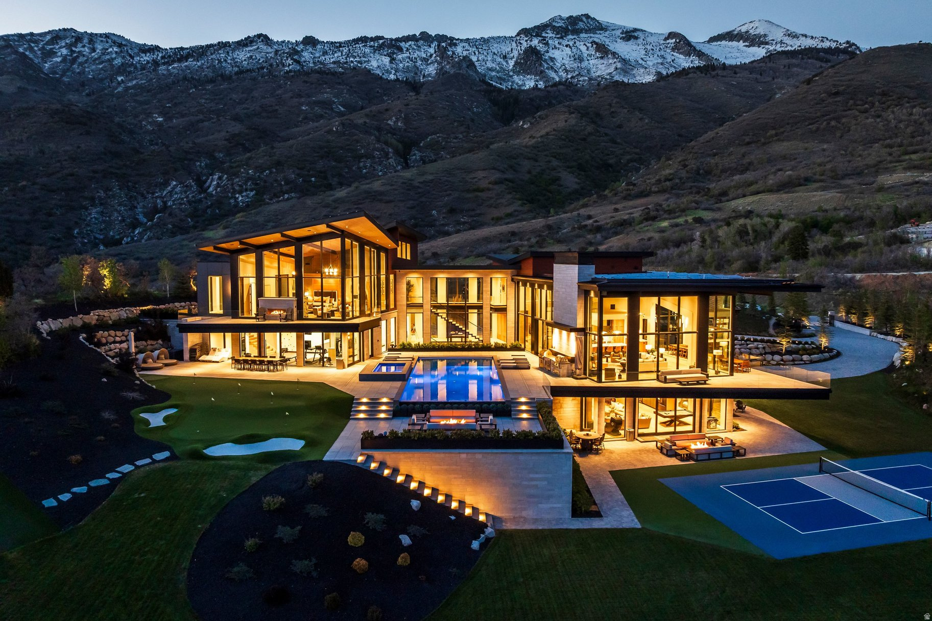 THREE FALLS - Residential