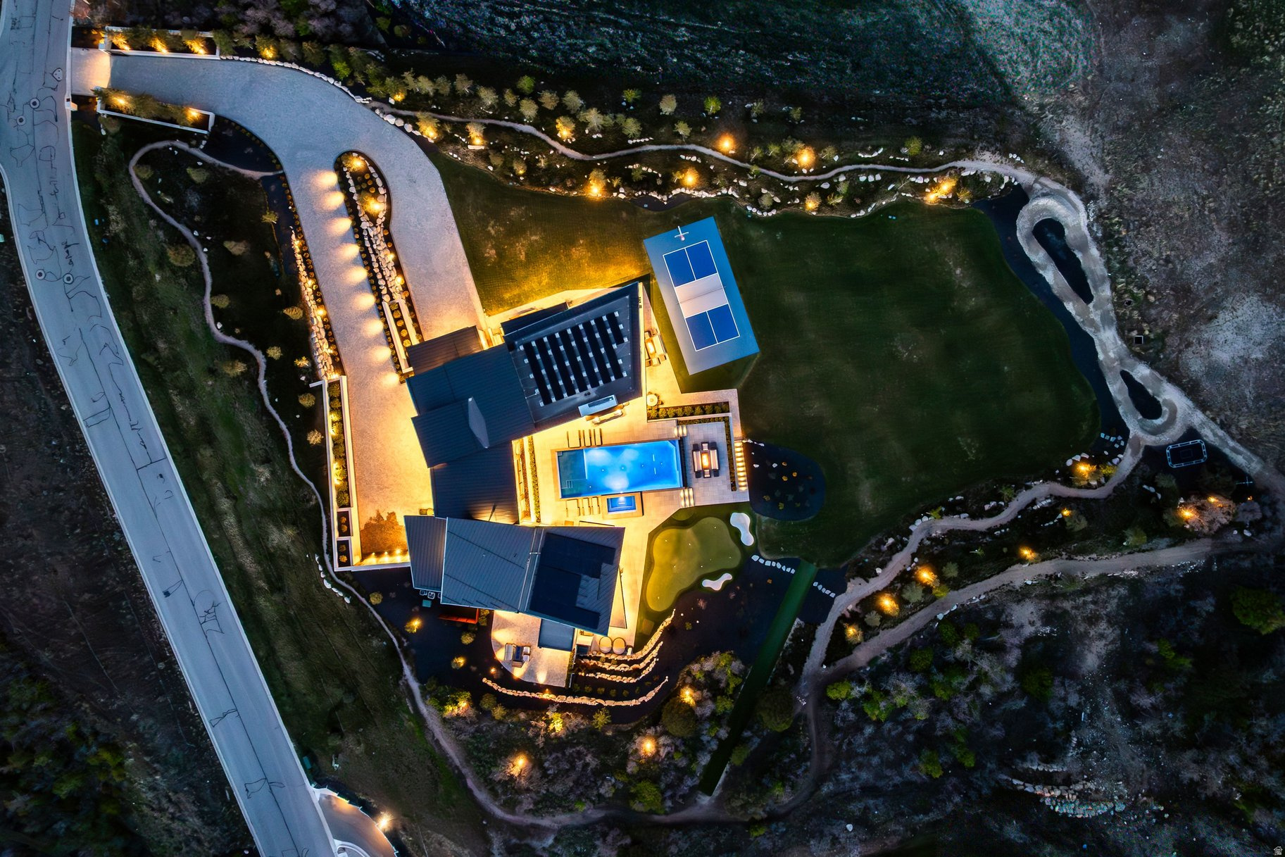 THREE FALLS - Residential