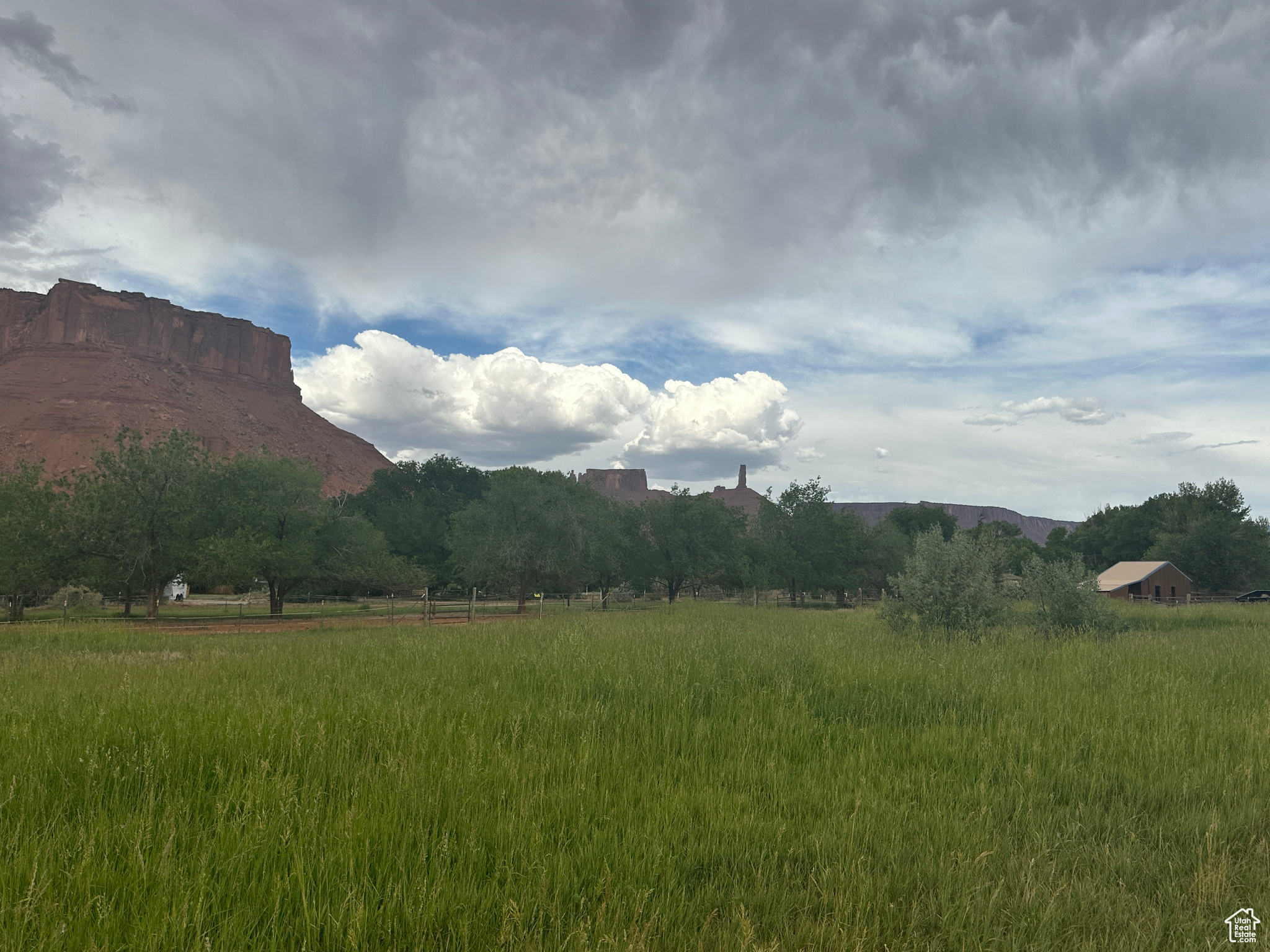 CASTLE VALLEY RIVER RANCHOS - Land