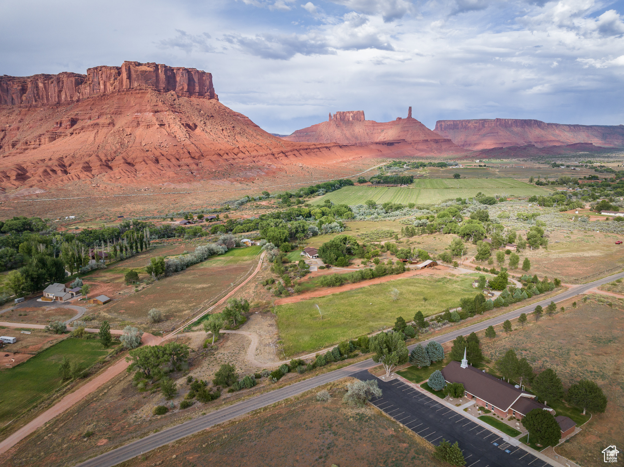 CASTLE VALLEY RIVER RANCHOS - Land