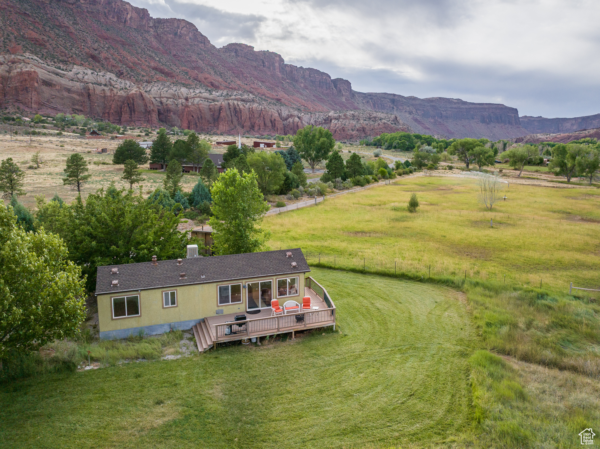 CASTLE VALLEY RIVER RANCHOS - Land