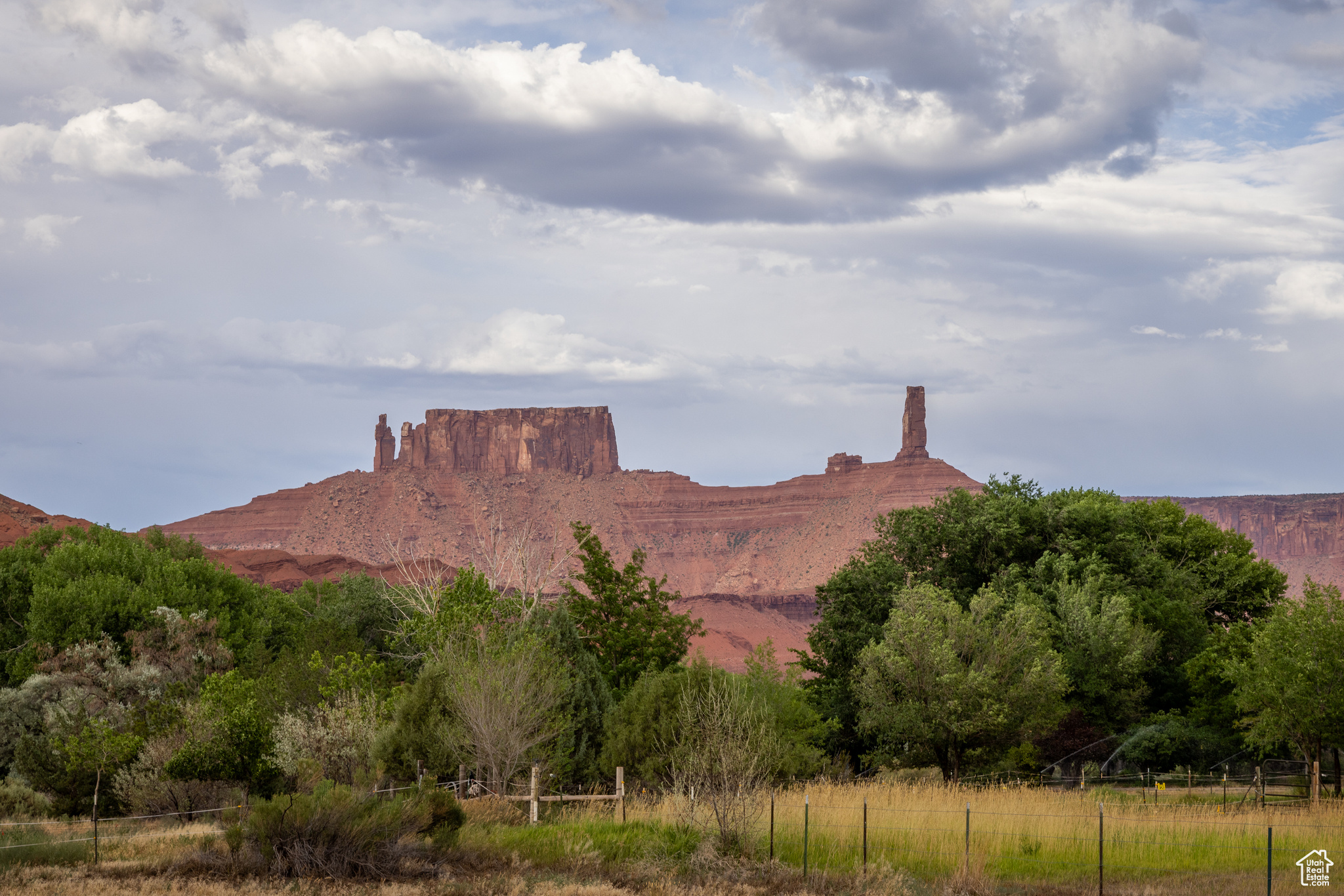 CASTLE VALLEY RIVER RANCHOS - Land