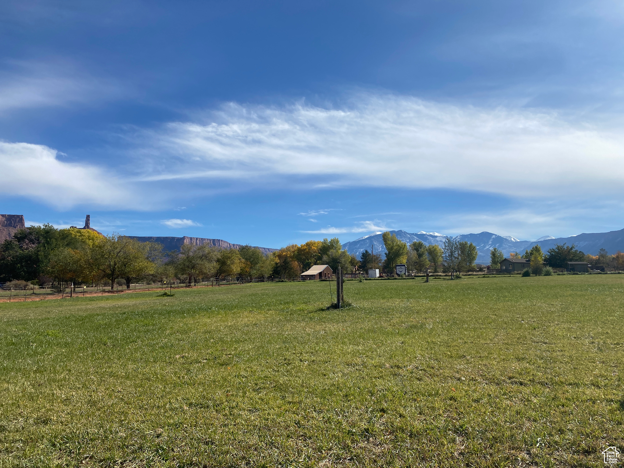 CASTLE VALLEY RIVER RANCHOS - Land
