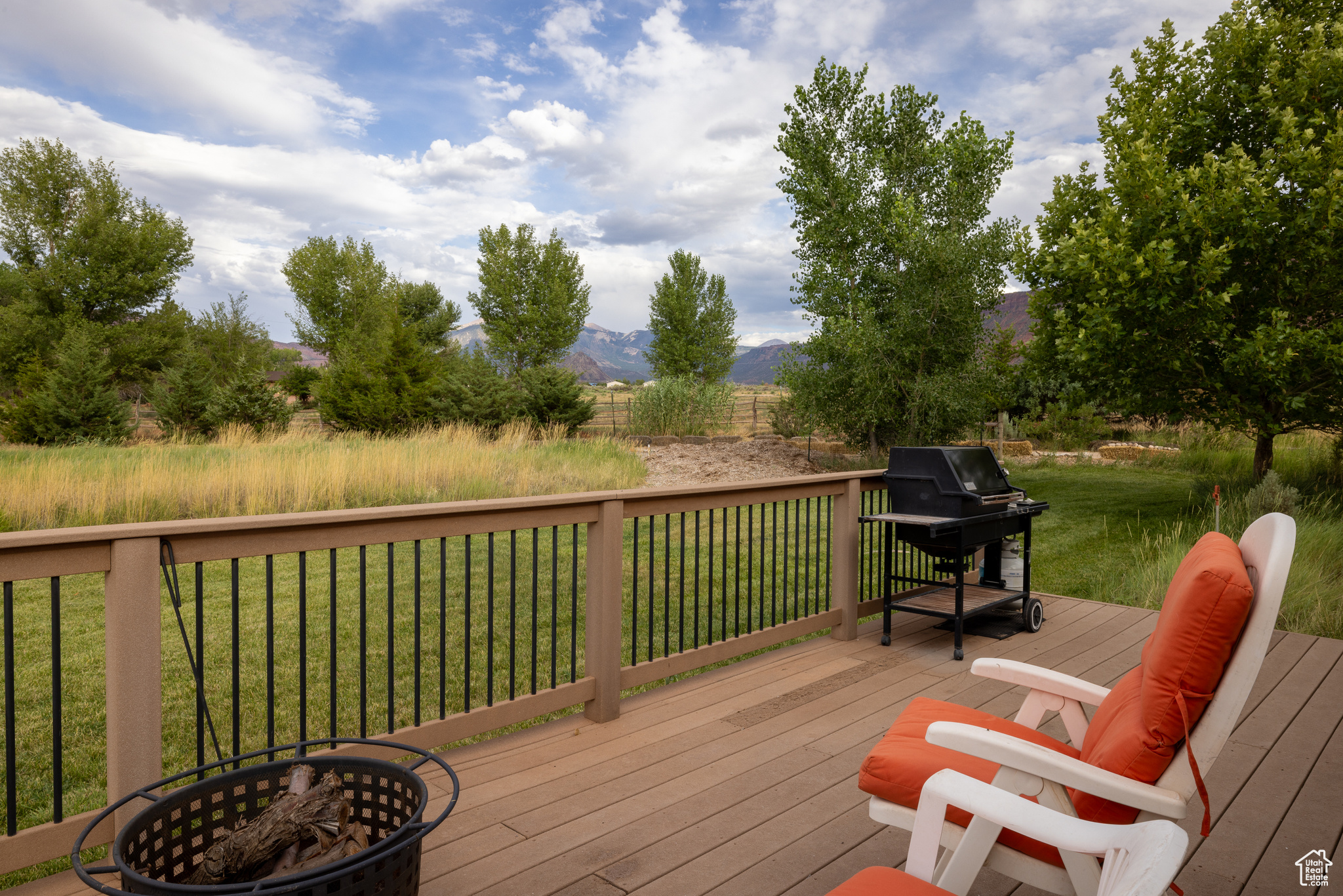 CASTLE VALLEY RIVER RANCHOS - Land
