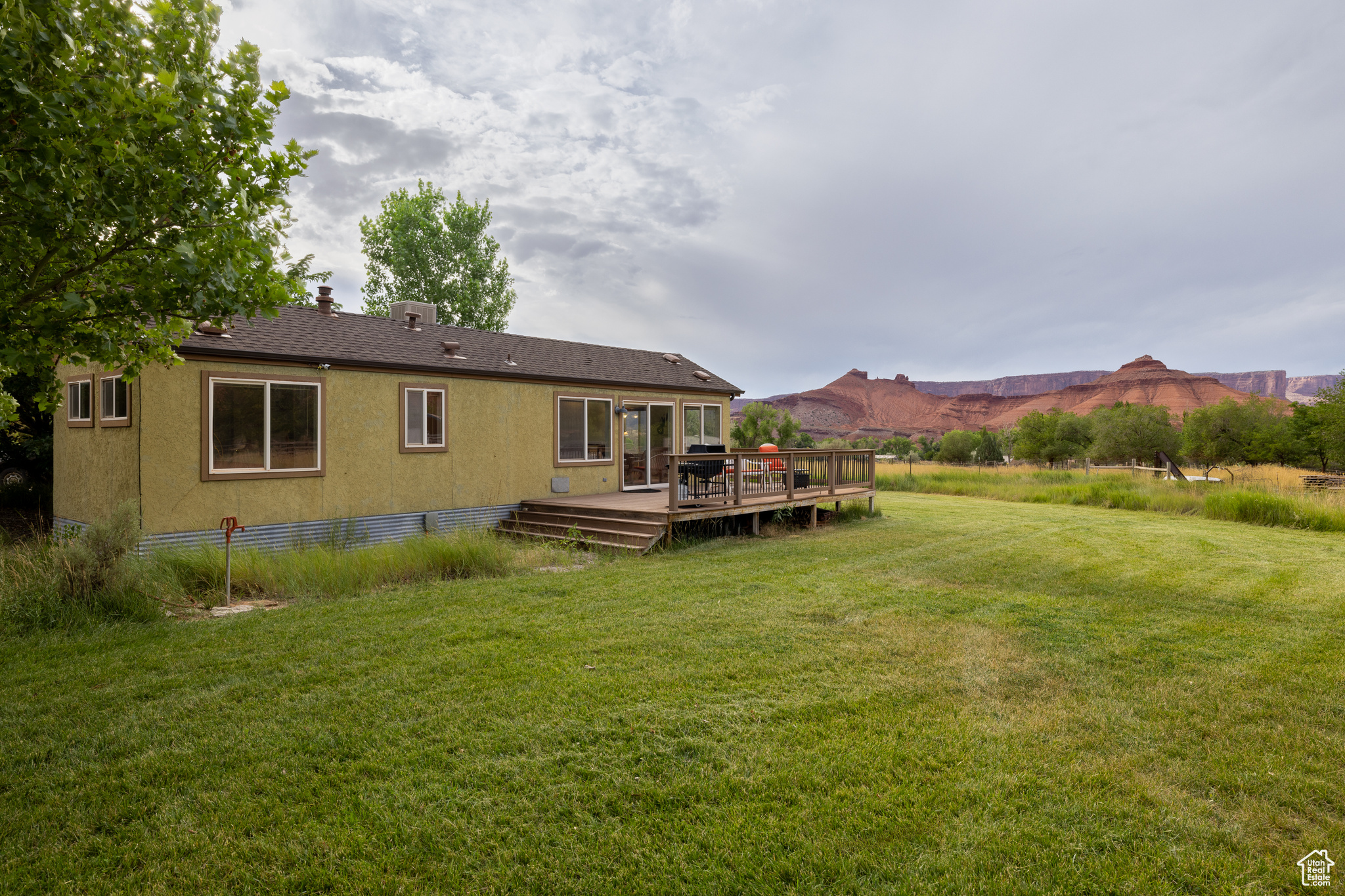 CASTLE VALLEY RIVER RANCHOS - Land