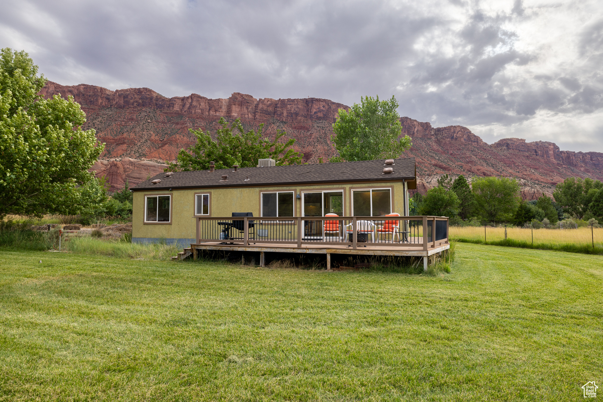 CASTLE VALLEY RIVER RANCHOS - Land