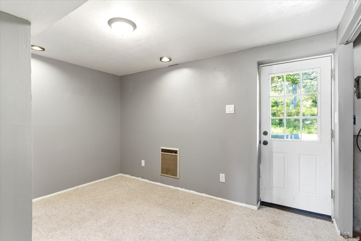 VALLEY SIDE - Residential