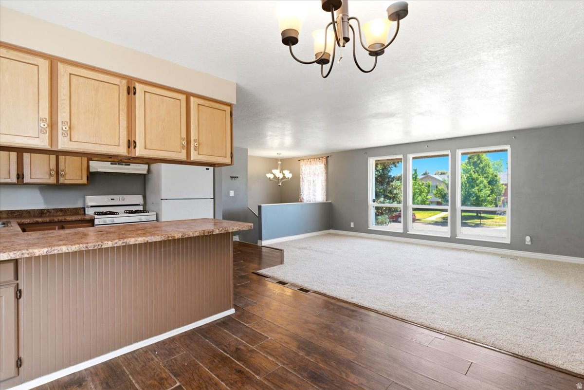 VALLEY SIDE - Residential
